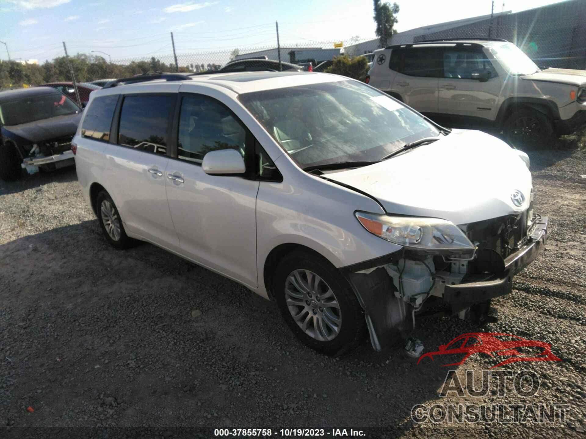 TOYOTA SIENNA 2017 - 5TDYZ3DC3HS842631