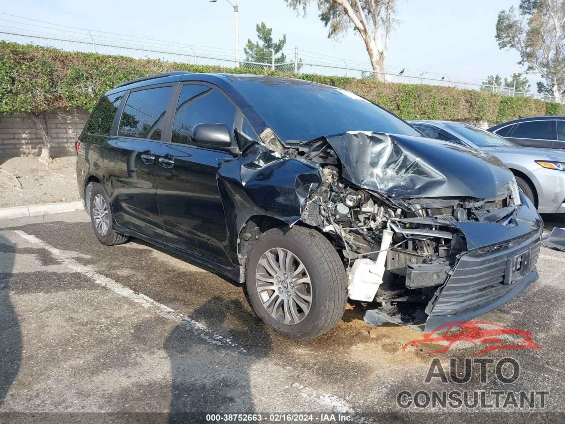 TOYOTA SIENNA 2018 - 5TDYZ3DC2JS955444