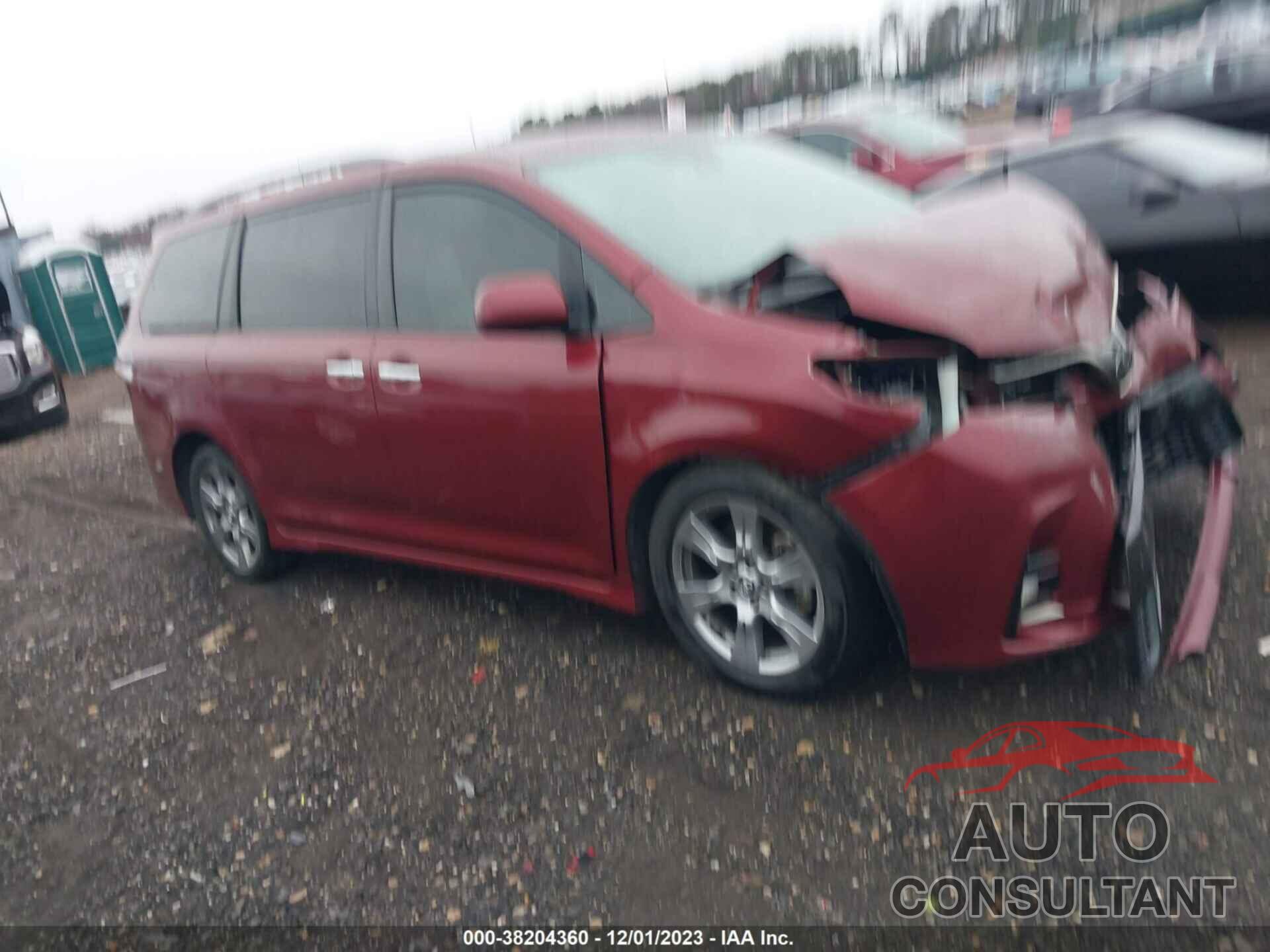 TOYOTA SIENNA 2018 - 5TDXZ3DC5JS916780