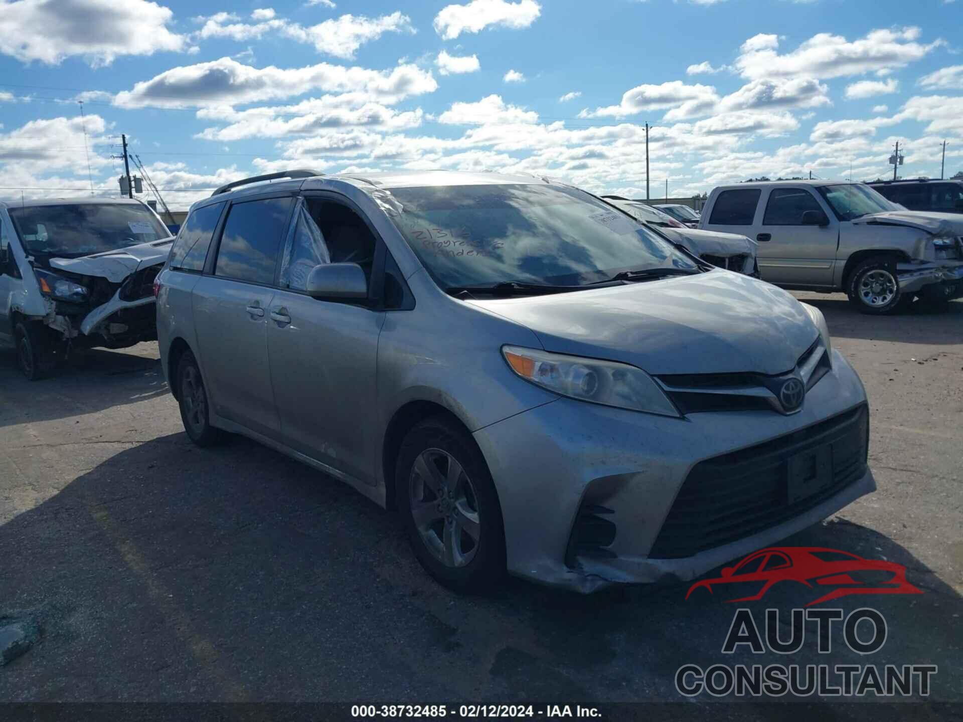 TOYOTA SIENNA 2019 - 5TDKZ3DC1KS992783