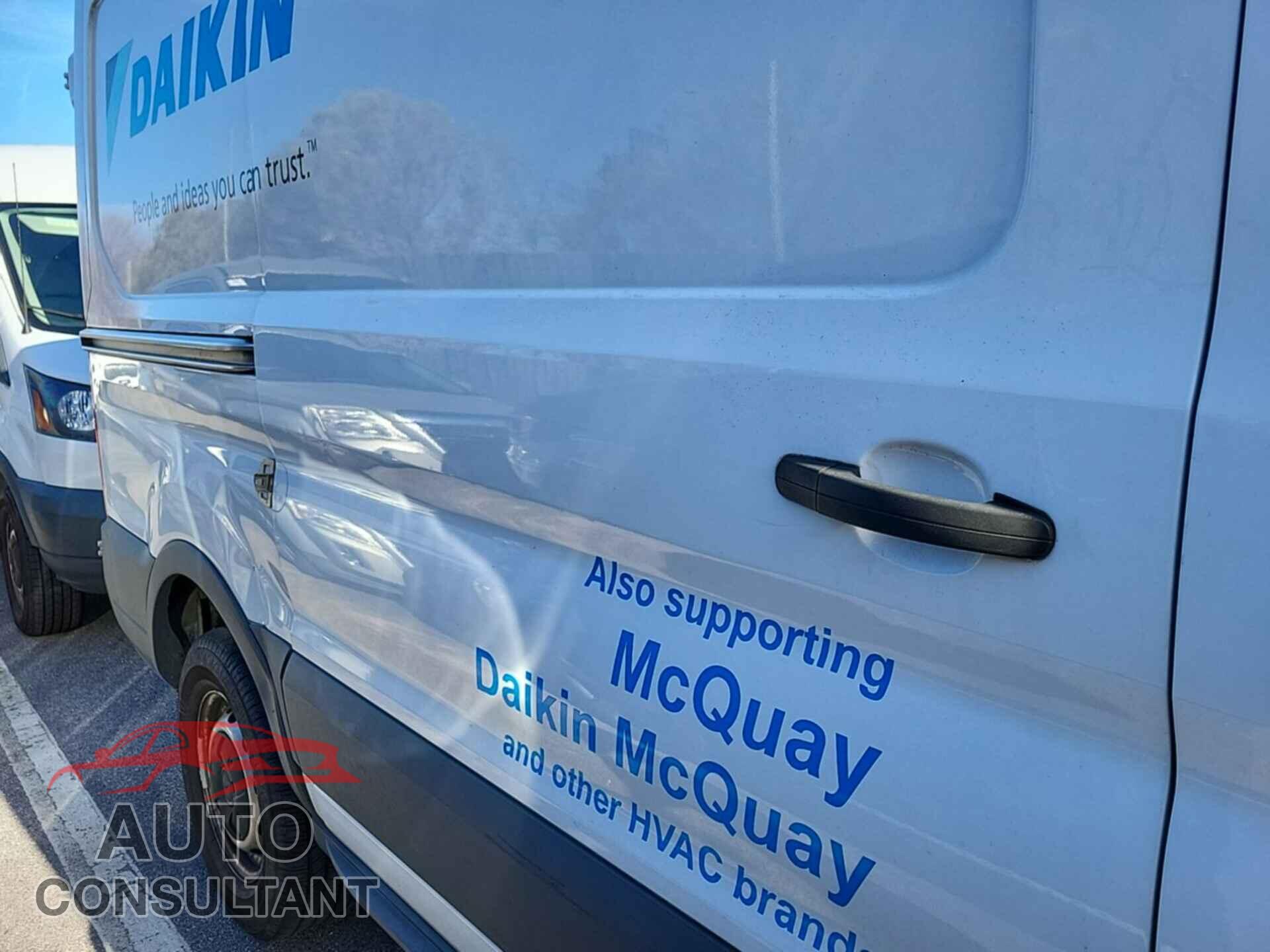 FORD TRANSIT 2017 - 1FTYR1DM3HKB48767