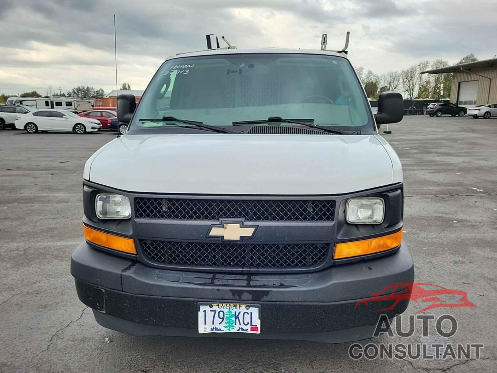 CHEVROLET EXPRESS CARGO VAN 2017 - 1GCWGAFF9H1301265