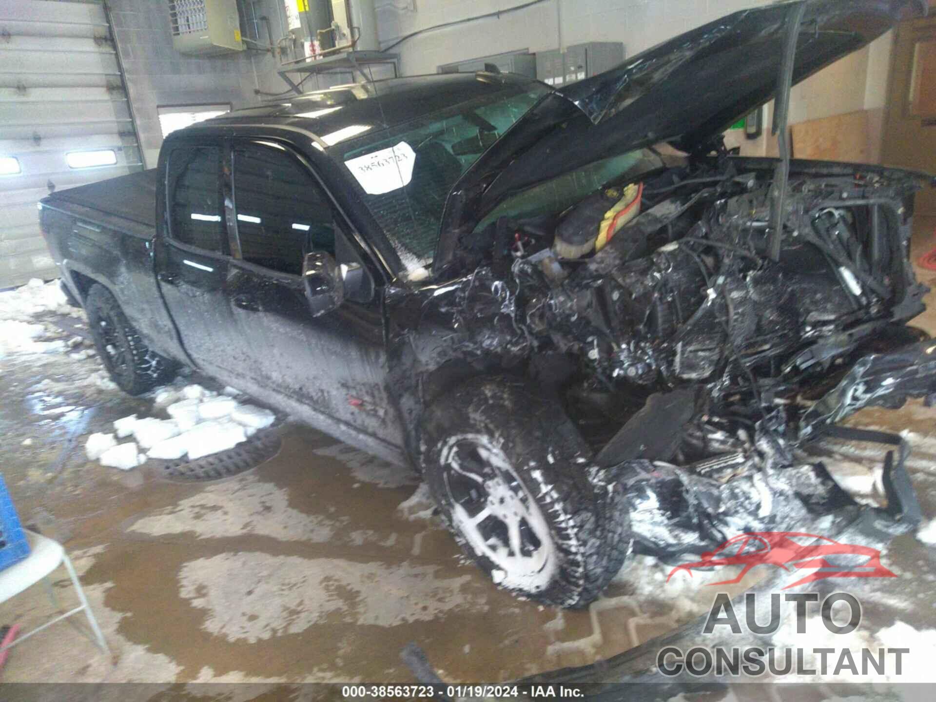 CHEVROLET SILVERADO 1500 2018 - 1GCVKREC0JZ380591