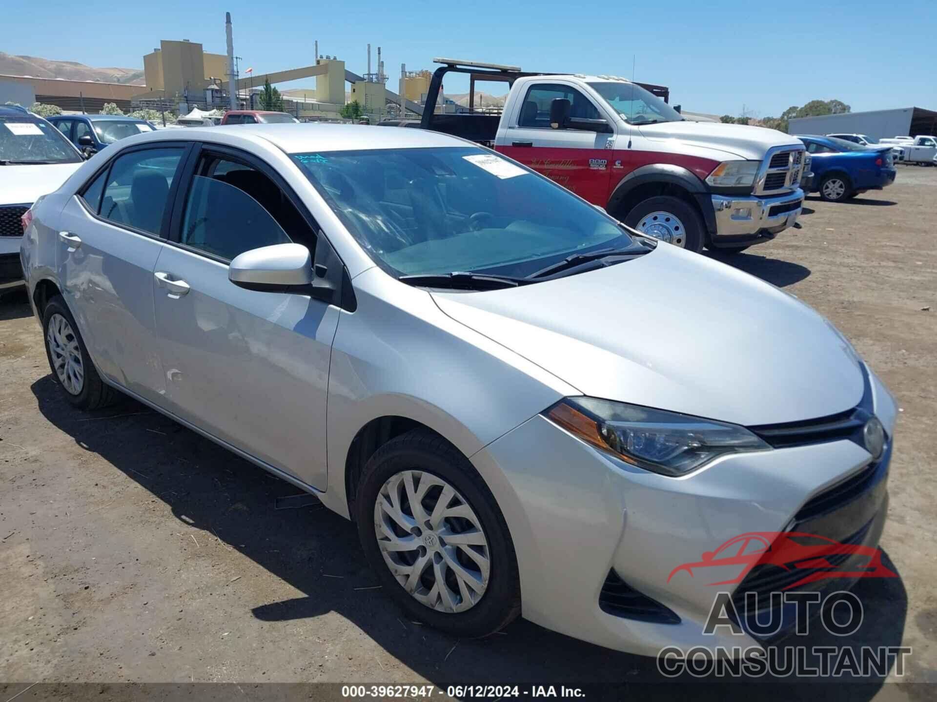 TOYOTA COROLLA 2018 - 5YFBURHE8JP761979