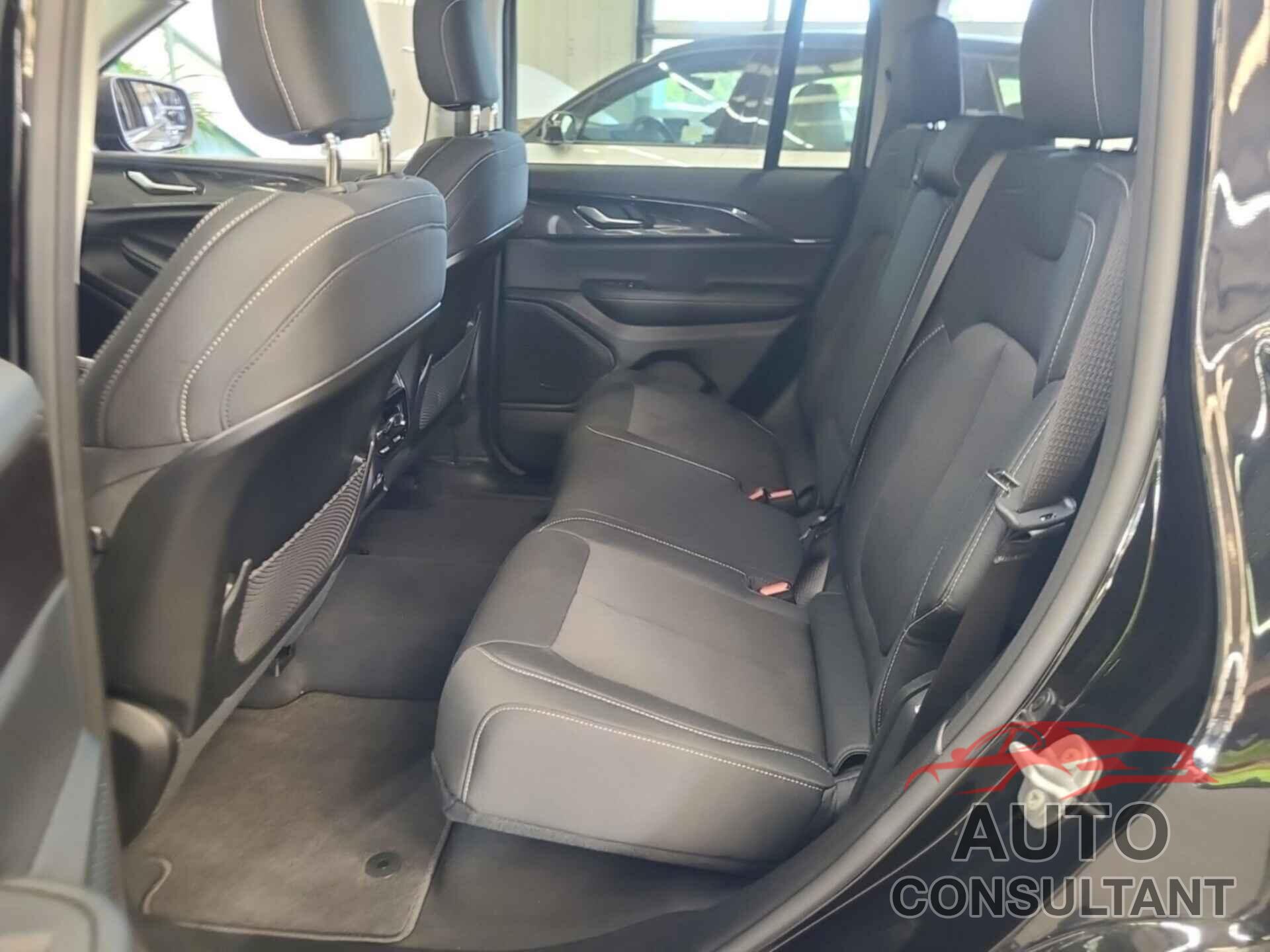 JEEP GRAND CHEROKEE 2023 - 1C4RJHAG8P8730829