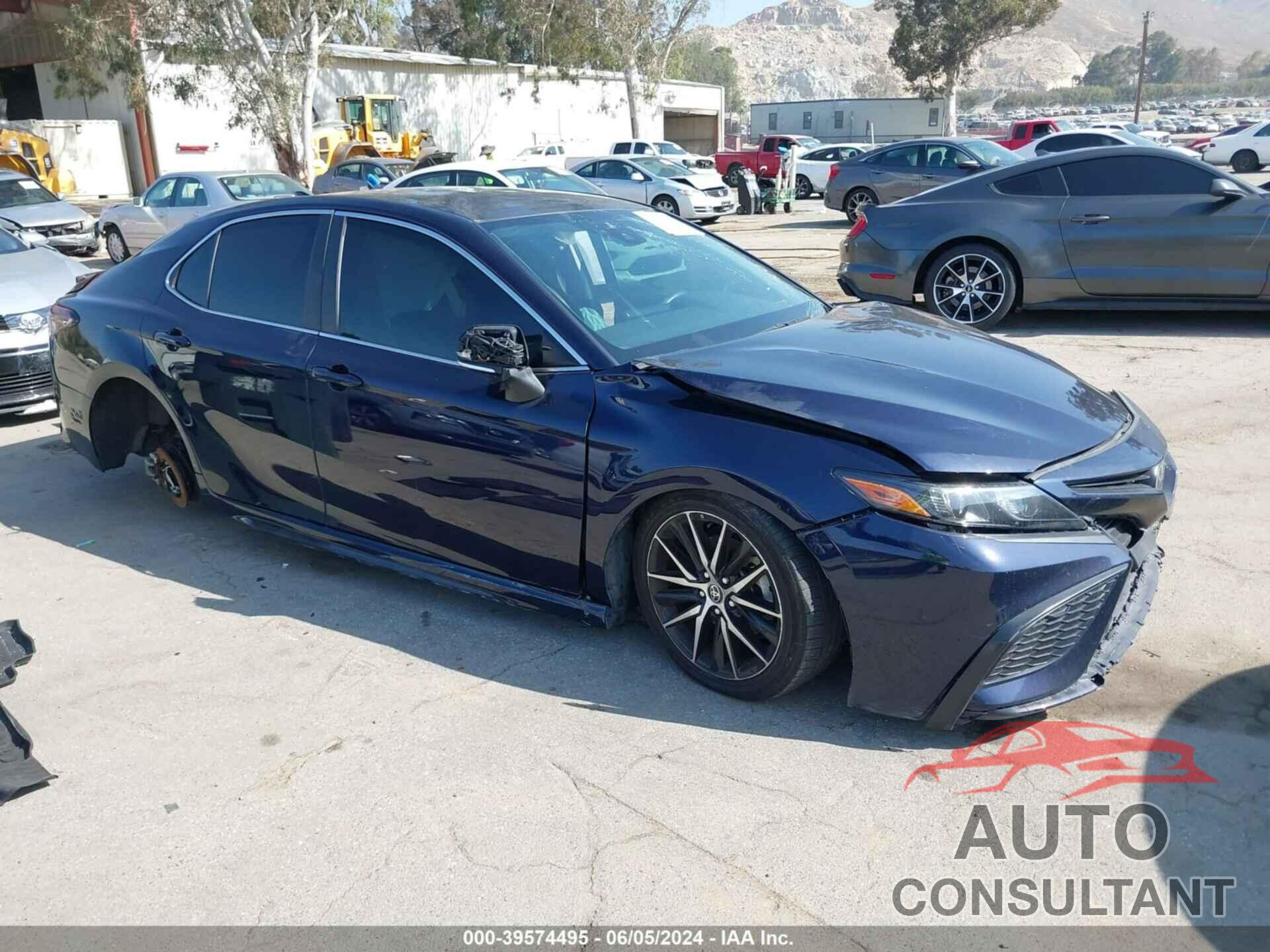 TOYOTA CAMRY 2022 - 4T1G11AK5NU044055