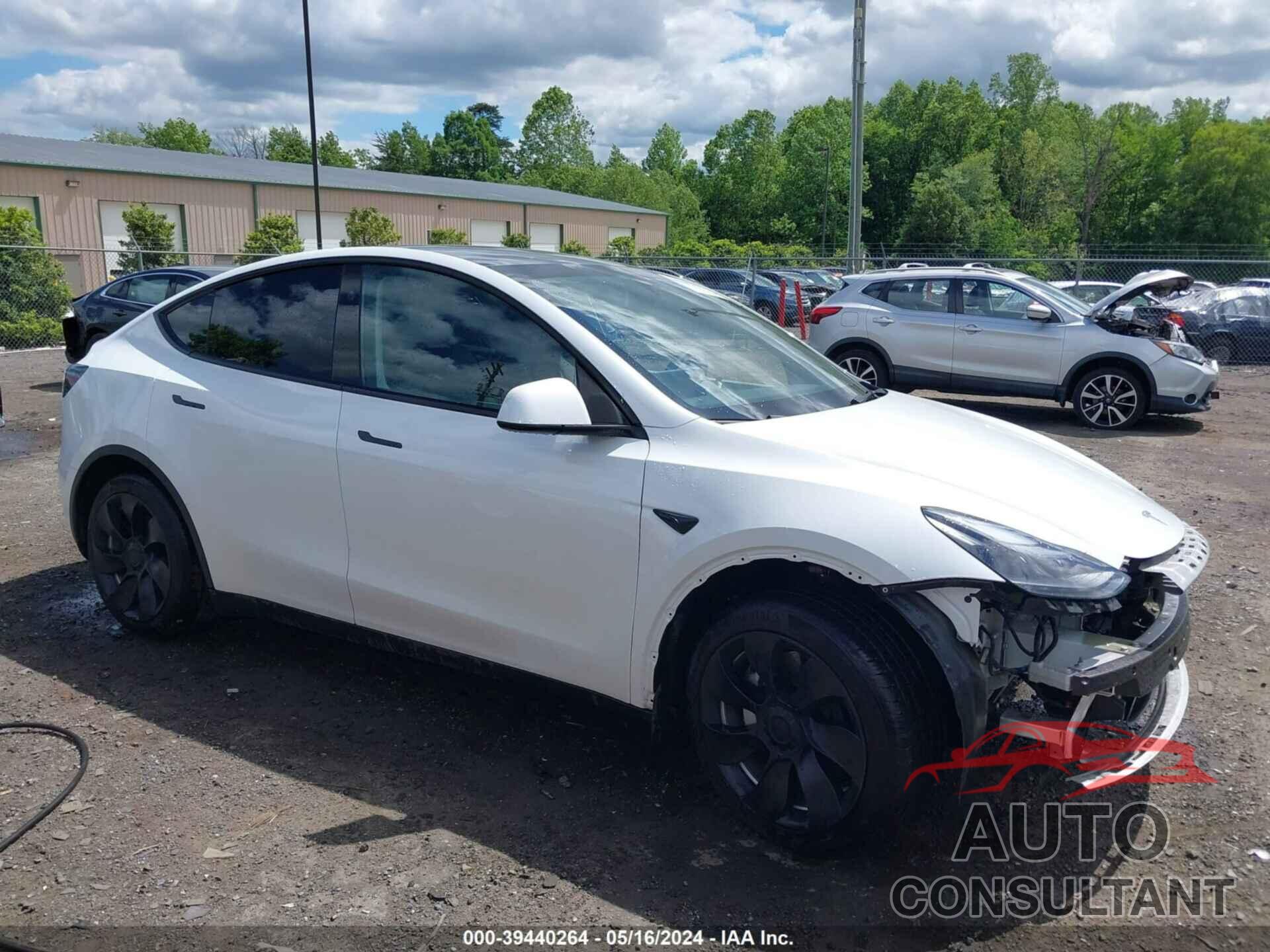 TESLA MODEL Y 2023 - 7SAYGDEE0PF802038