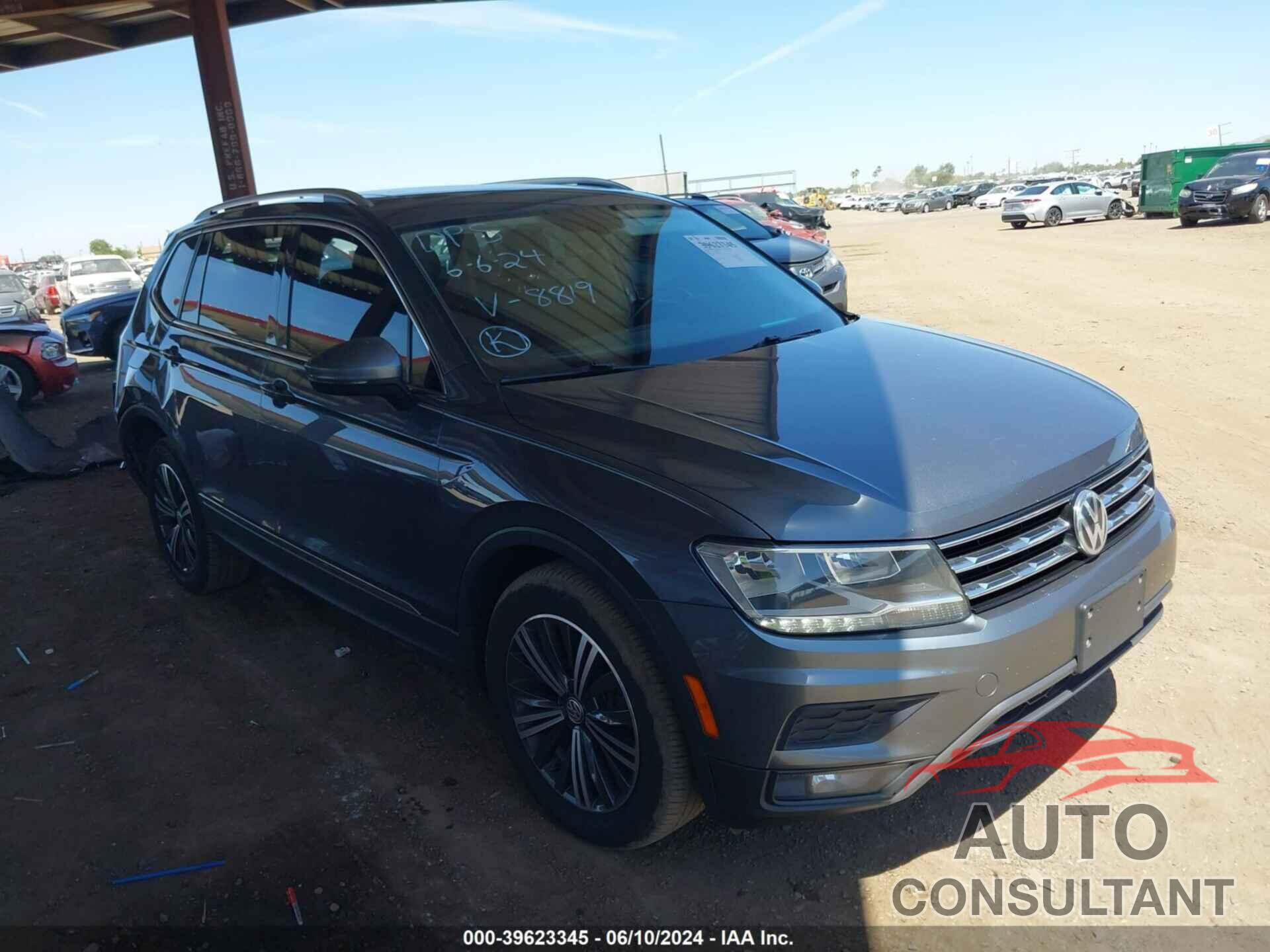 VOLKSWAGEN TIGUAN 2018 - 3VV2B7AX0JM038819