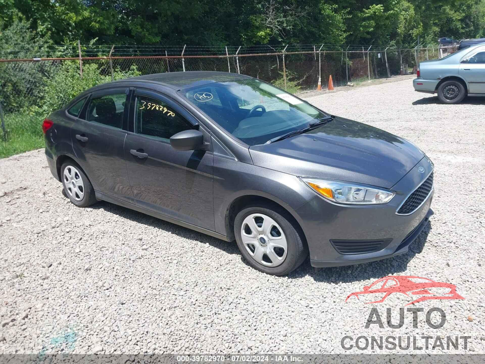 FORD FOCUS 2018 - 1FADP3E25JL258318