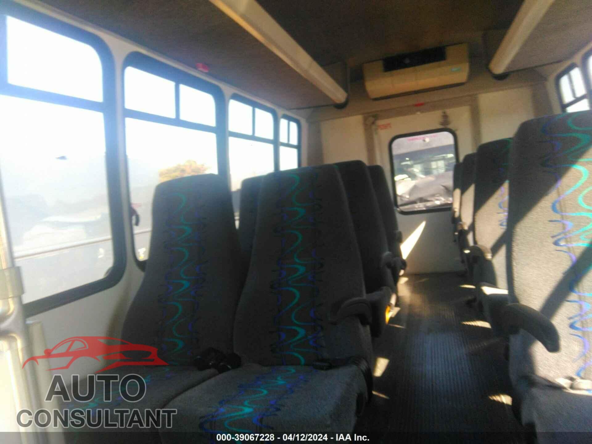 FORD ECONOLINE 2017 - 1FDEE3FS3HDC20783