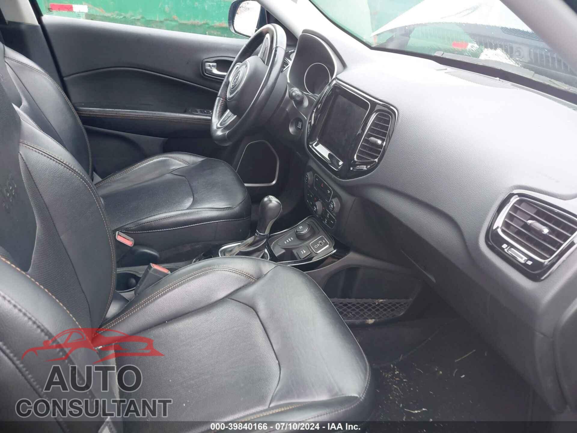JEEP COMPASS 2018 - 3C4NJDCB6JT355265