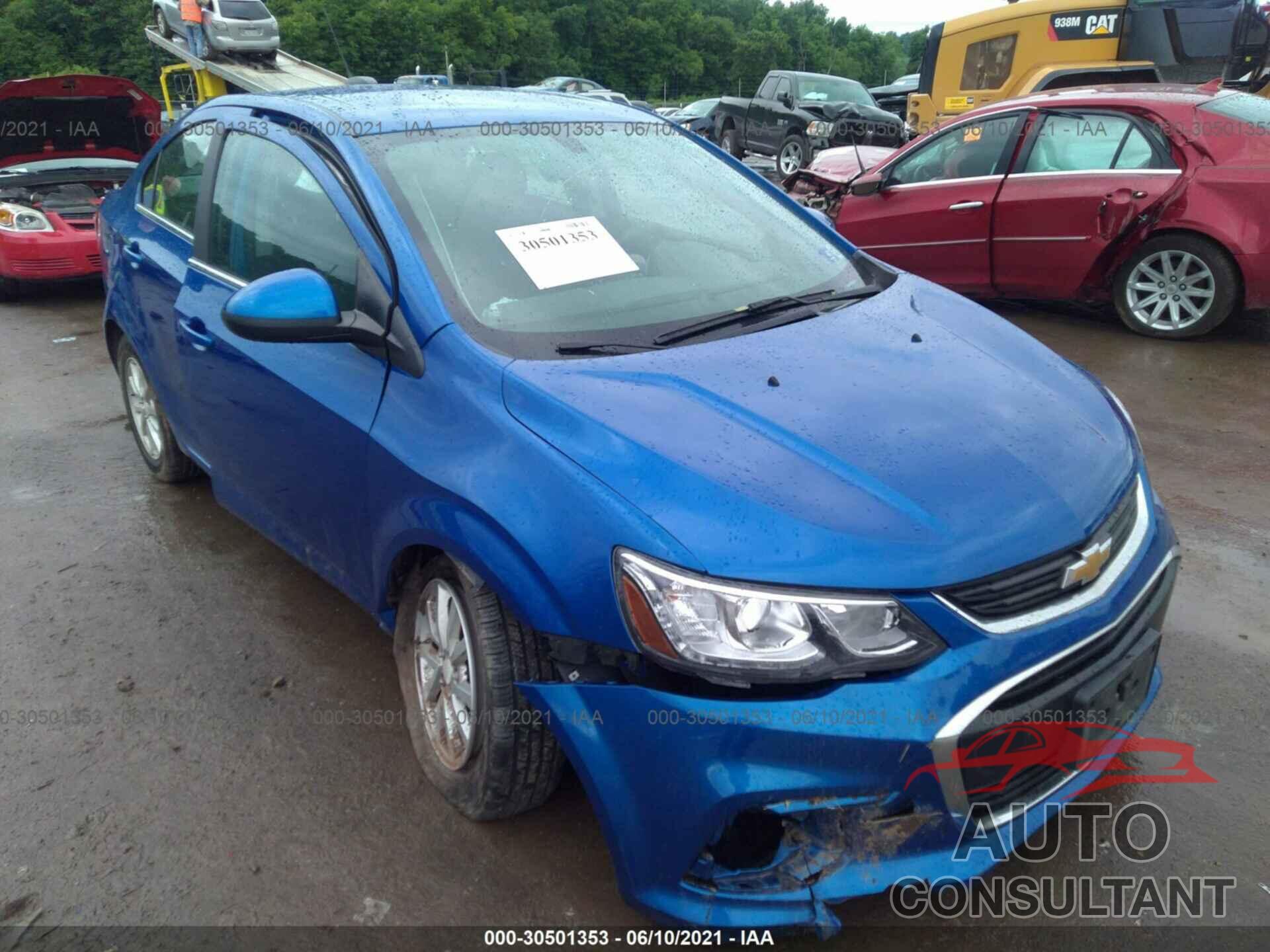 CHEVROLET SONIC 2018 - 1G1JD5SH5J4108643