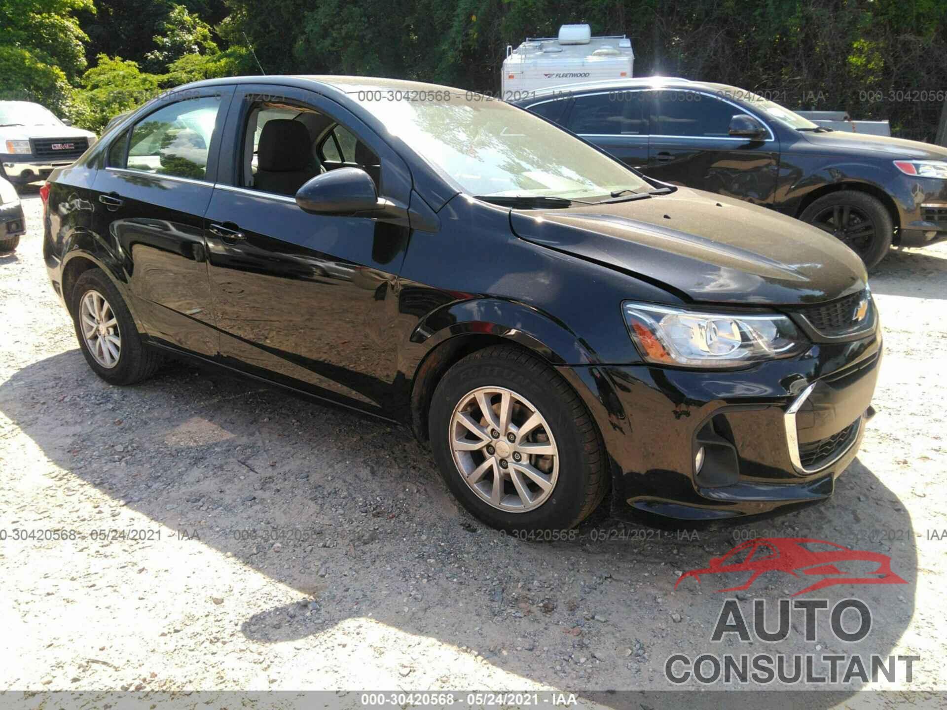 CHEVROLET SONIC 2017 - 1G1JD5SH1H4107208