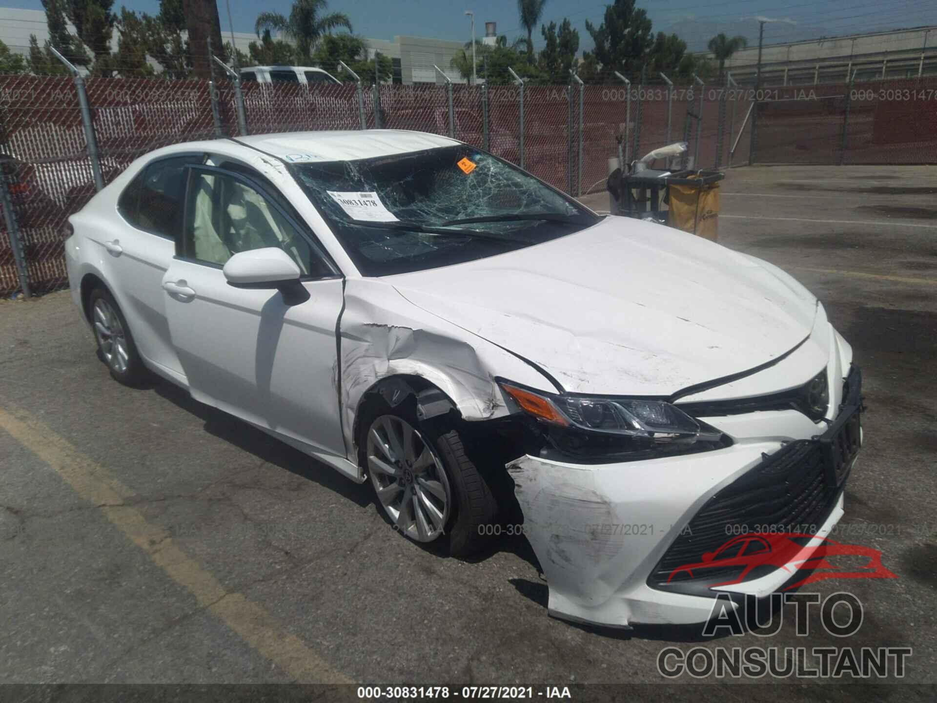 TOYOTA CAMRY 2018 - JTNB11HK3J3008395