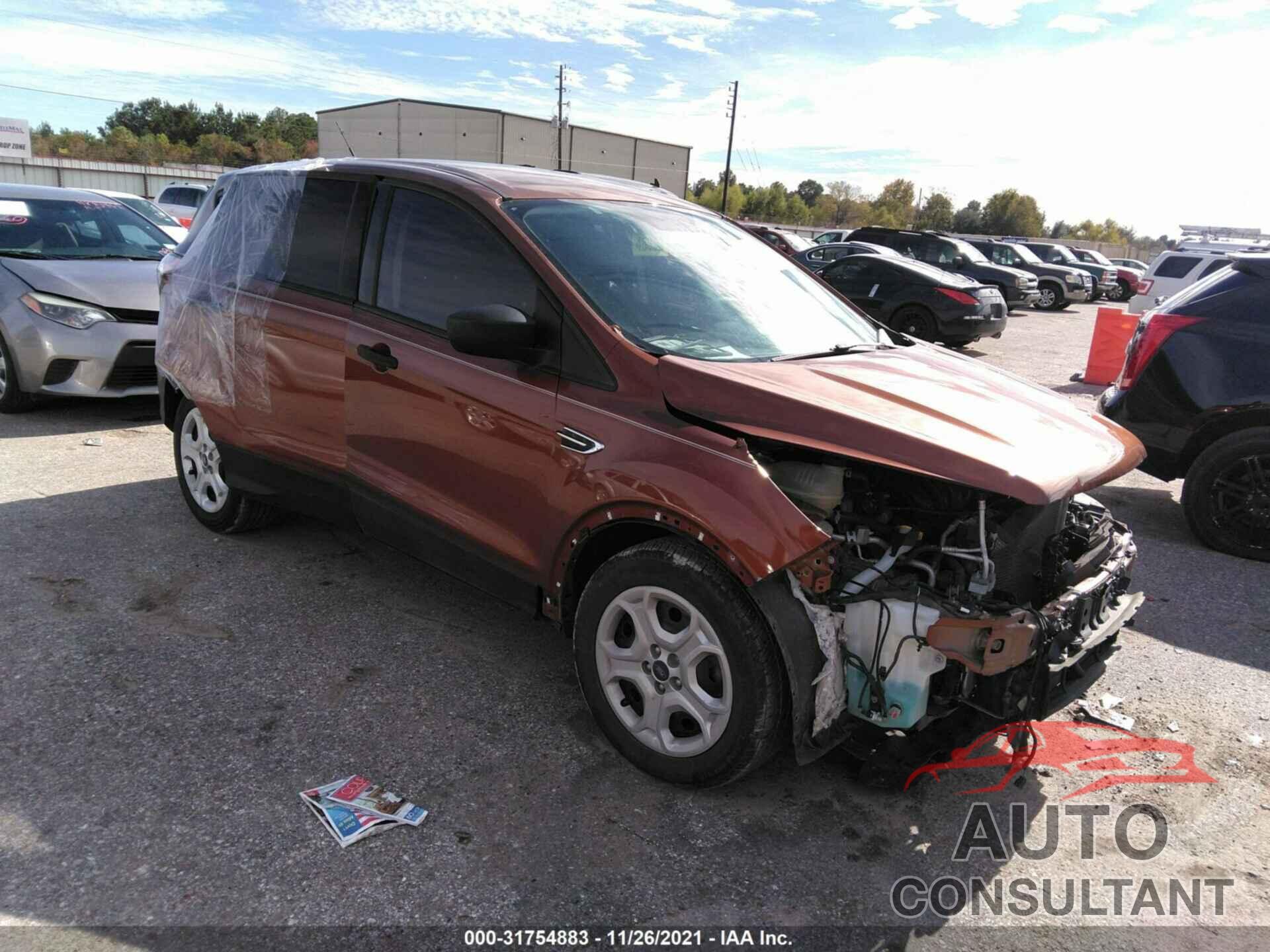 FORD ESCAPE 2017 - 1FMCU0F70HUA49978