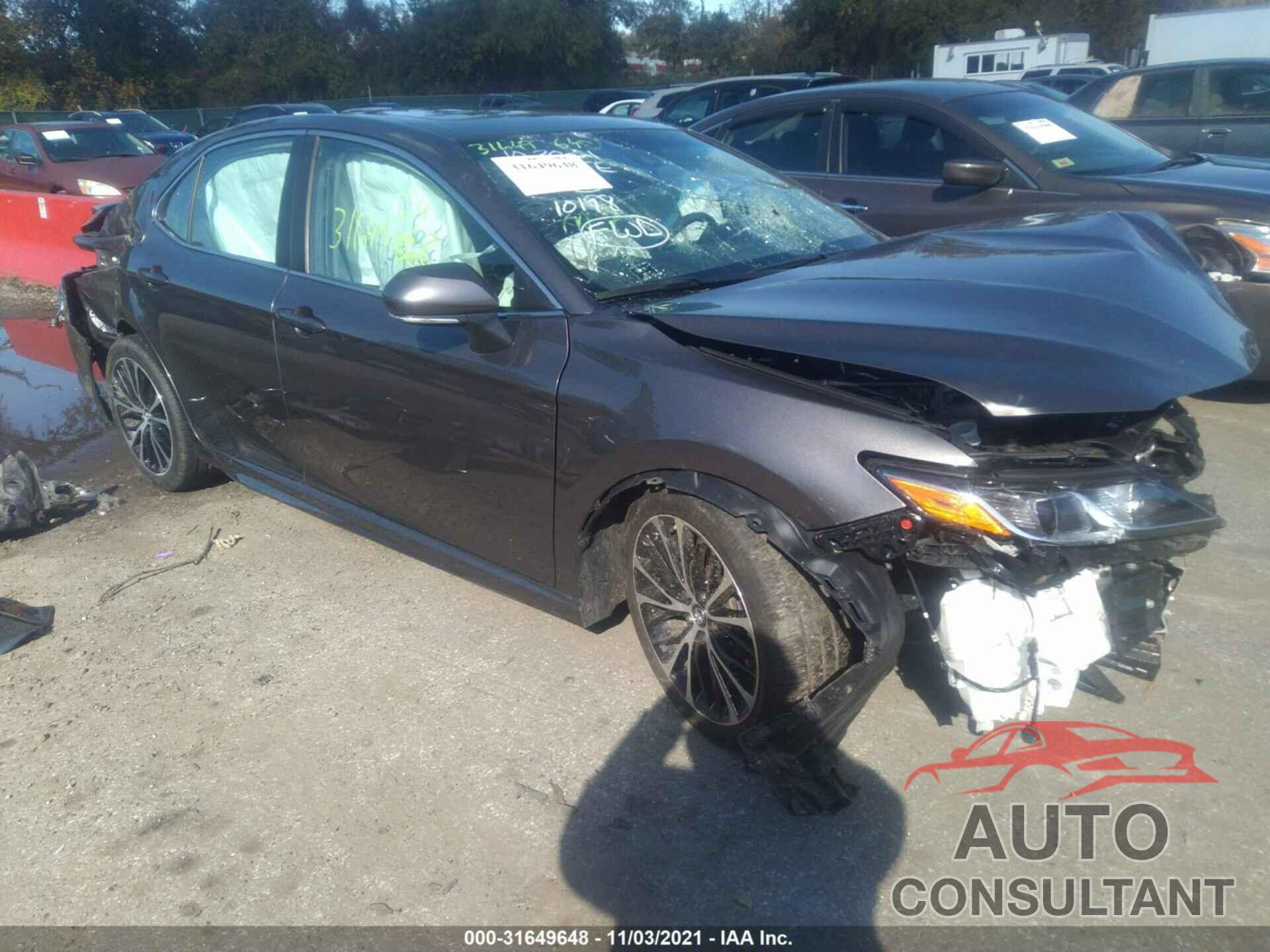 TOYOTA CAMRY 2018 - 4T1B11HK3JU120124