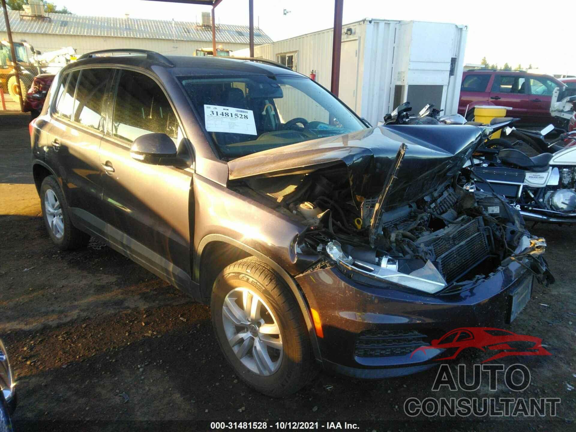 VOLKSWAGEN TIGUAN 2016 - WVGAV7AX8GW528348