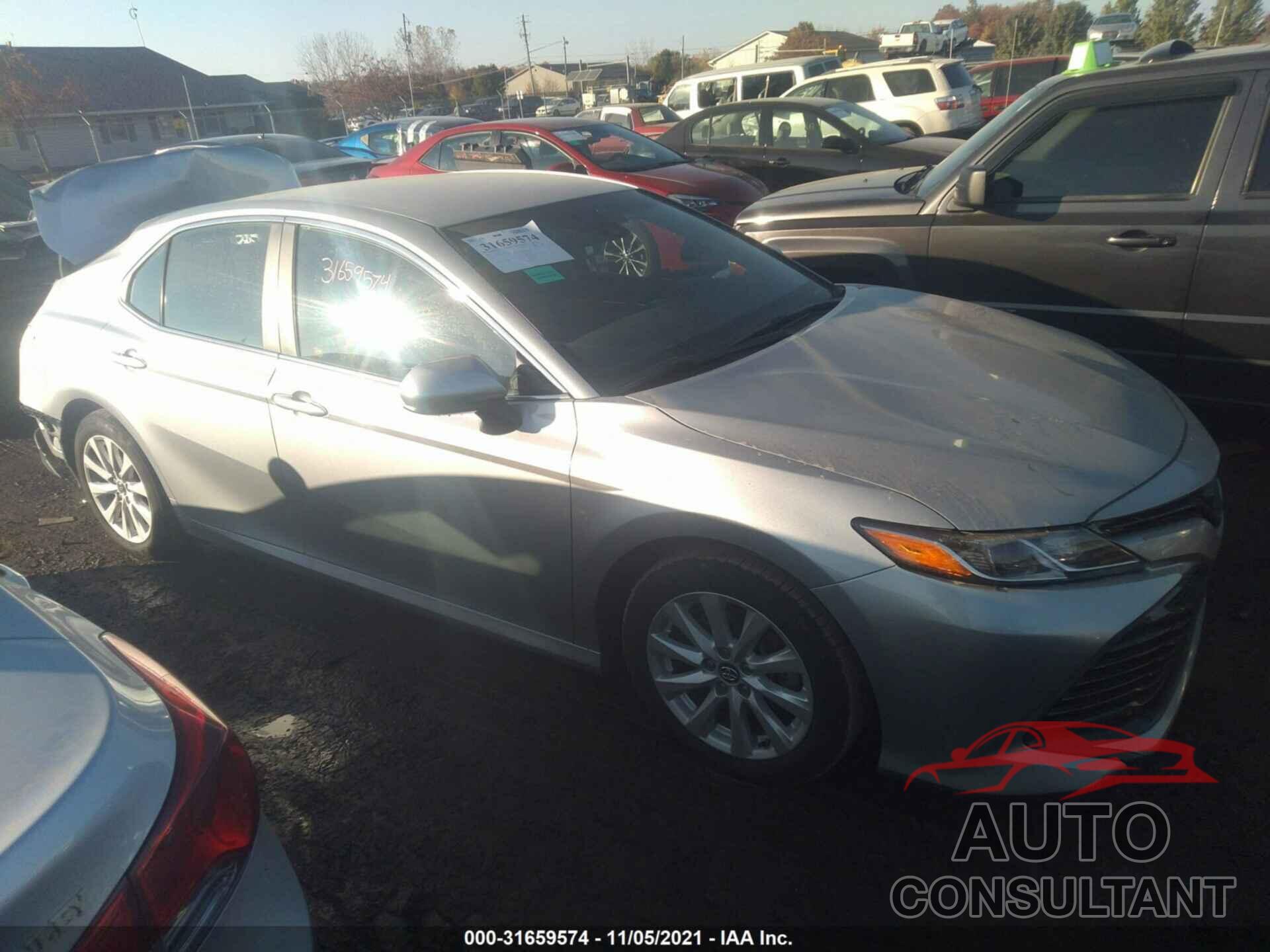 TOYOTA CAMRY 2018 - 4T1B11HK6JU638227