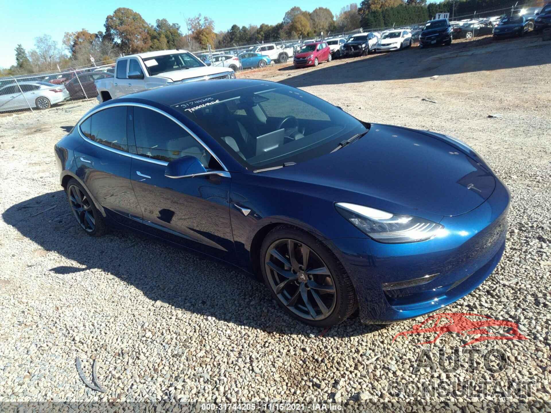 TESLA MODEL 3 2018 - 5YJ3E1EAXJF019504