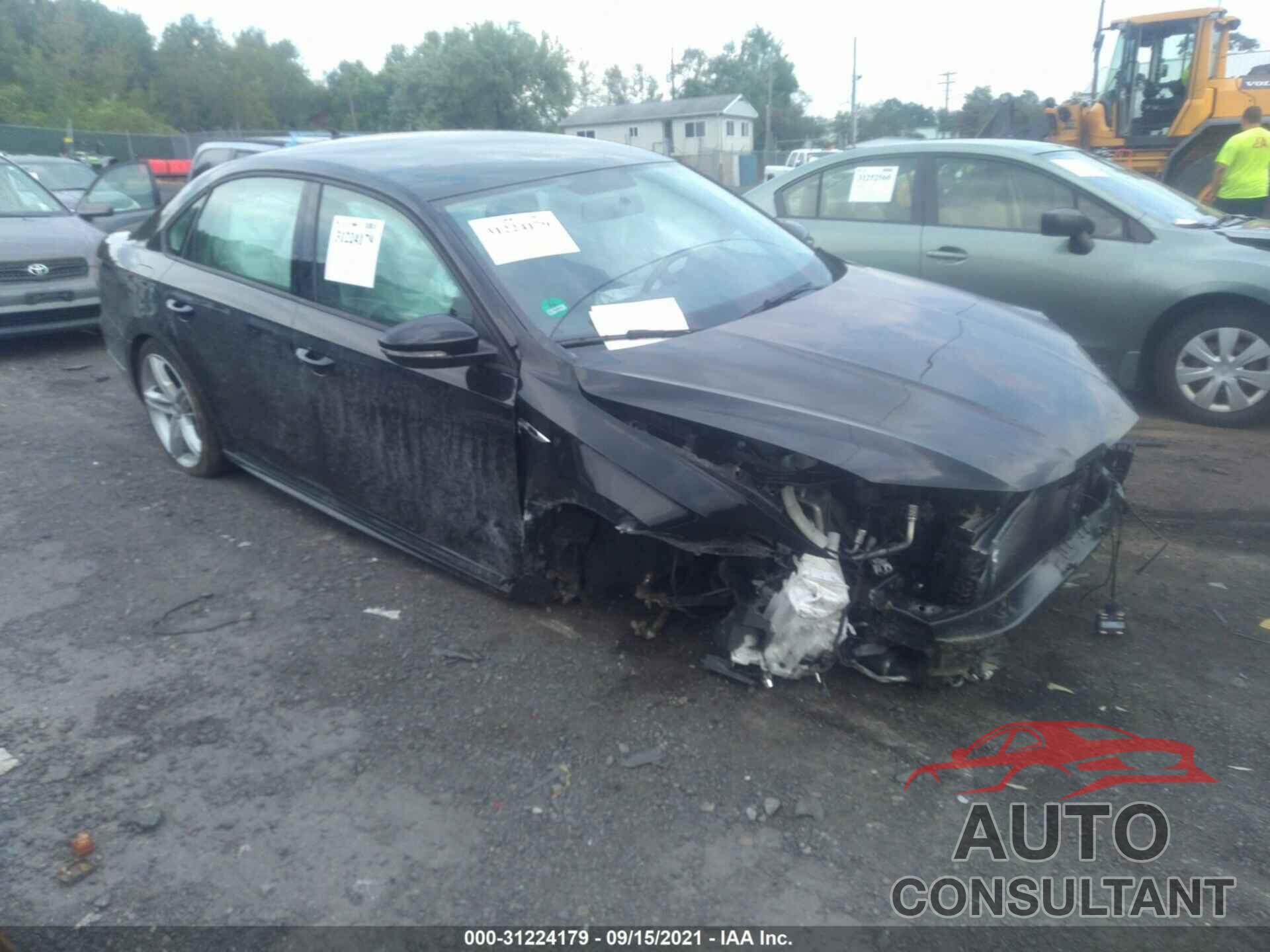 VOLKSWAGEN PASSAT 2018 - 1VWAA7A37JC025610