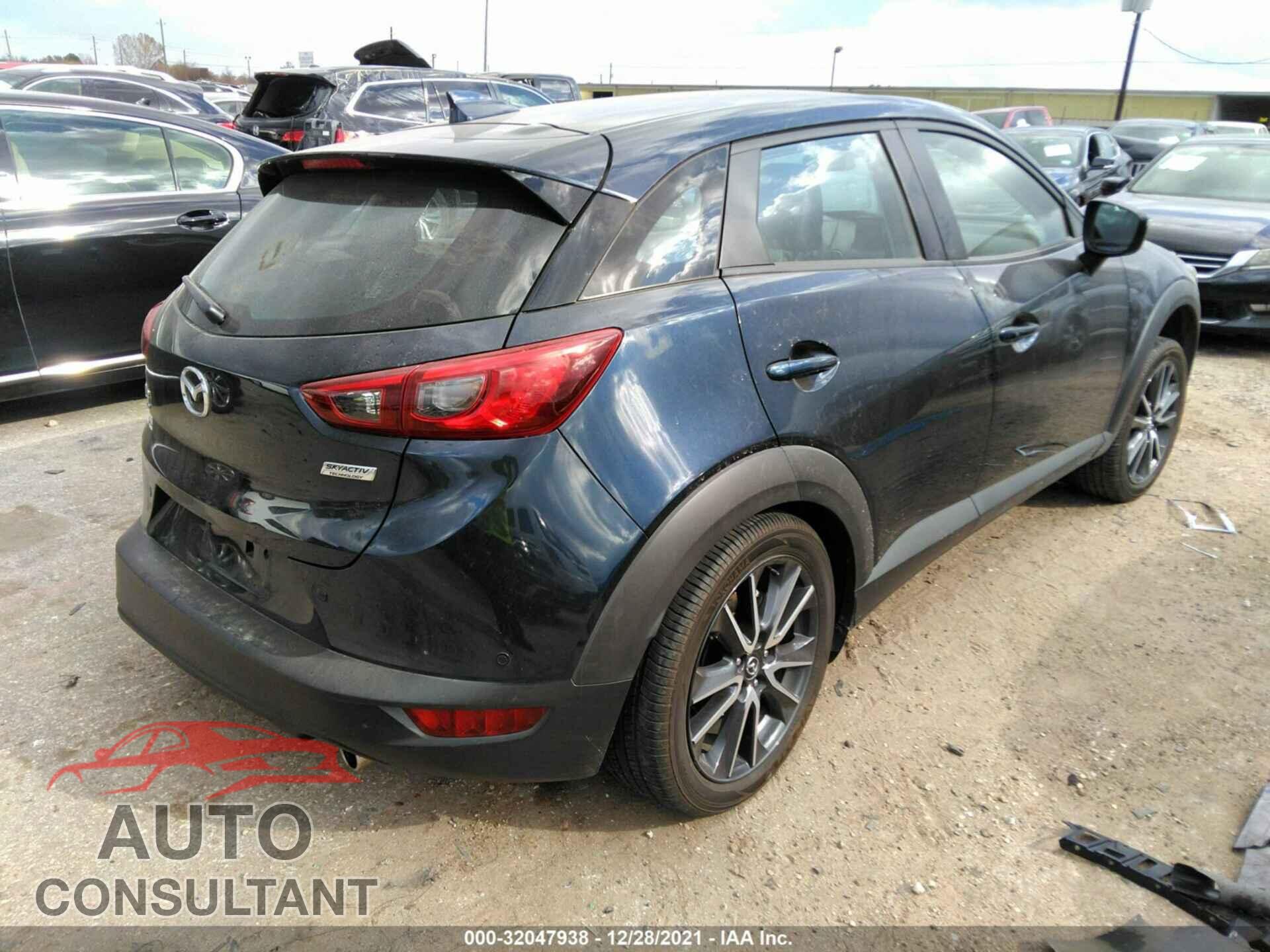 MAZDA CX-3 2018 - JM1DKFC73J0318686