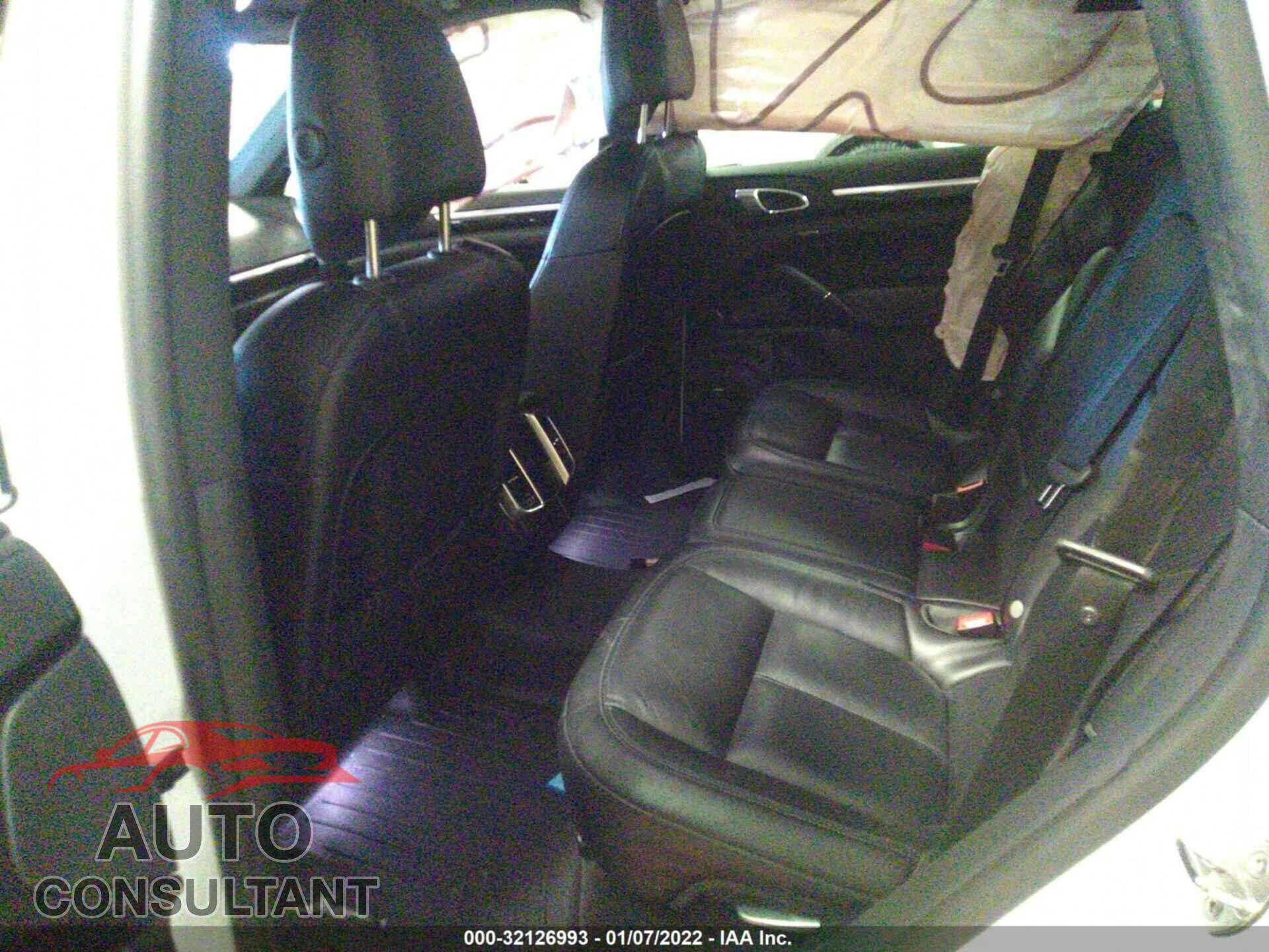 PORSCHE CAYENNE 2017 - WP1AA2A25HKA90631
