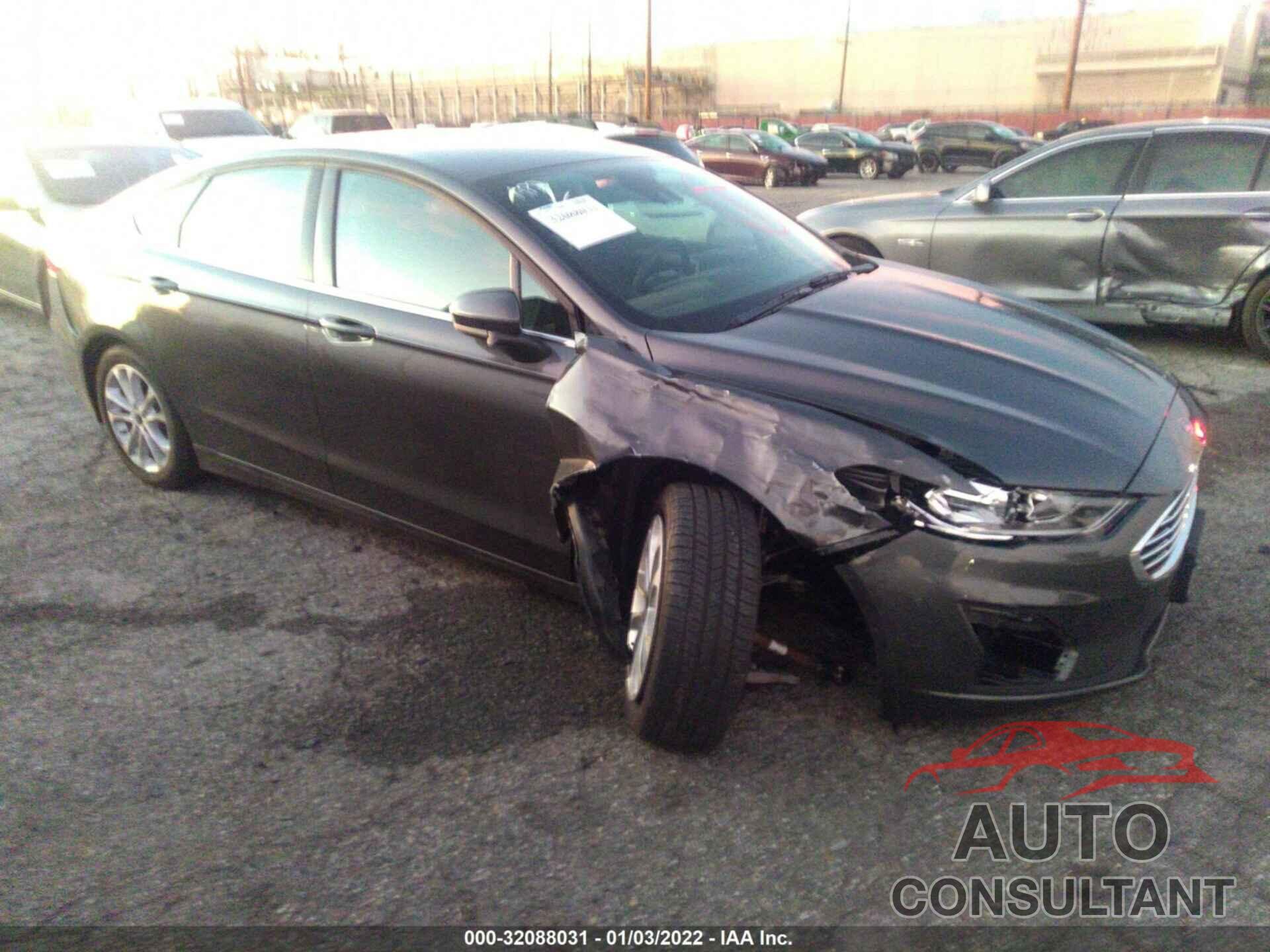 FORD FUSION HYBRID 2020 - 3FA6P0LU5LR219230