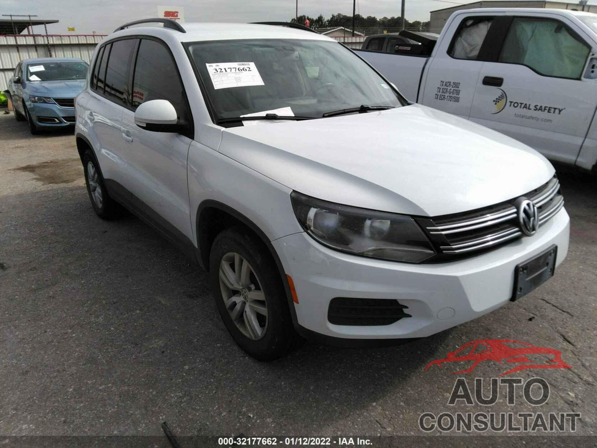 VOLKSWAGEN TIGUAN 2016 - WVGAV7AX4GW516939