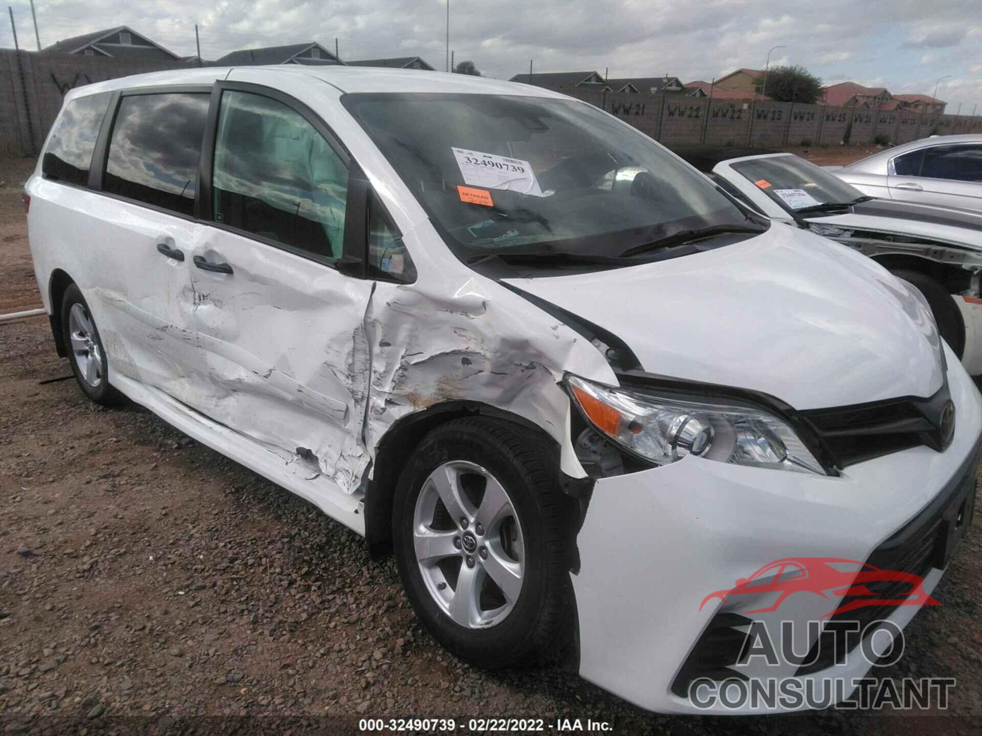 TOYOTA SIENNA 2019 - 5TDZZ3DC2KS004943