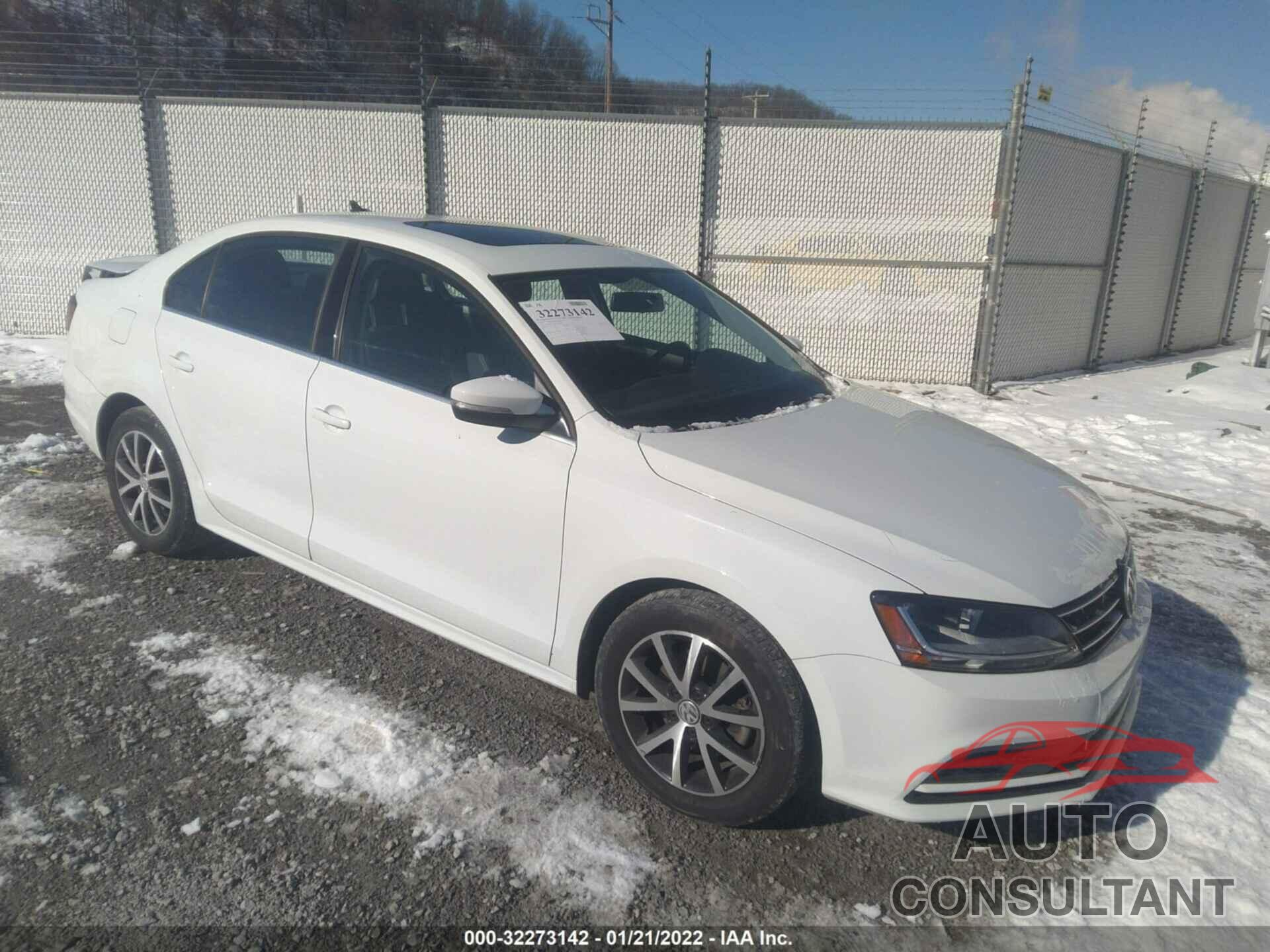 VOLKSWAGEN JETTA 2018 - 3VWDB7AJ1JM260592