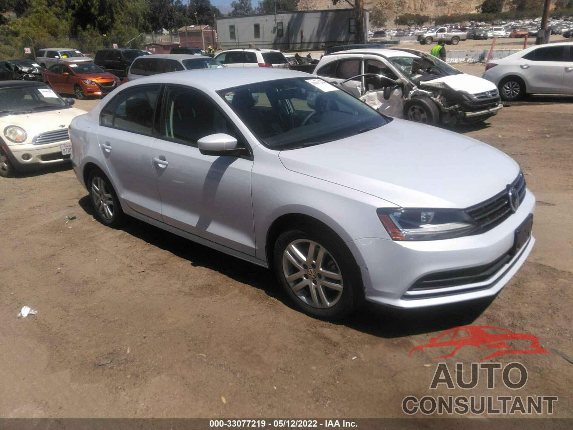VOLKSWAGEN JETTA 2018 - 3VW2B7AJ0JM245704