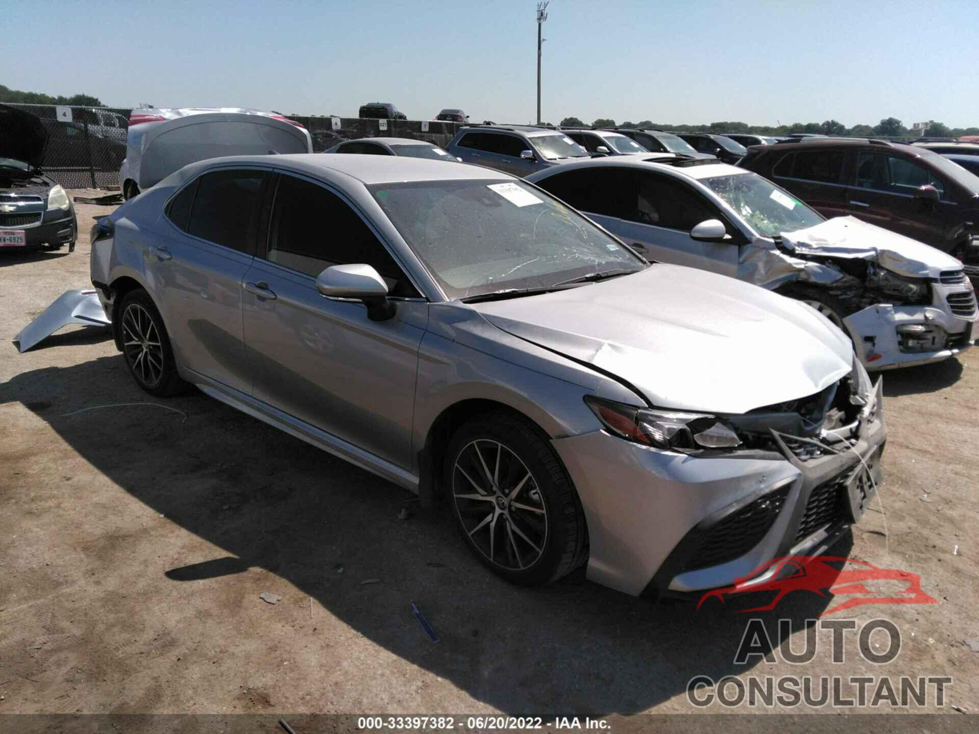 TOYOTA CAMRY 2022 - 4T1T11AK4NU647576