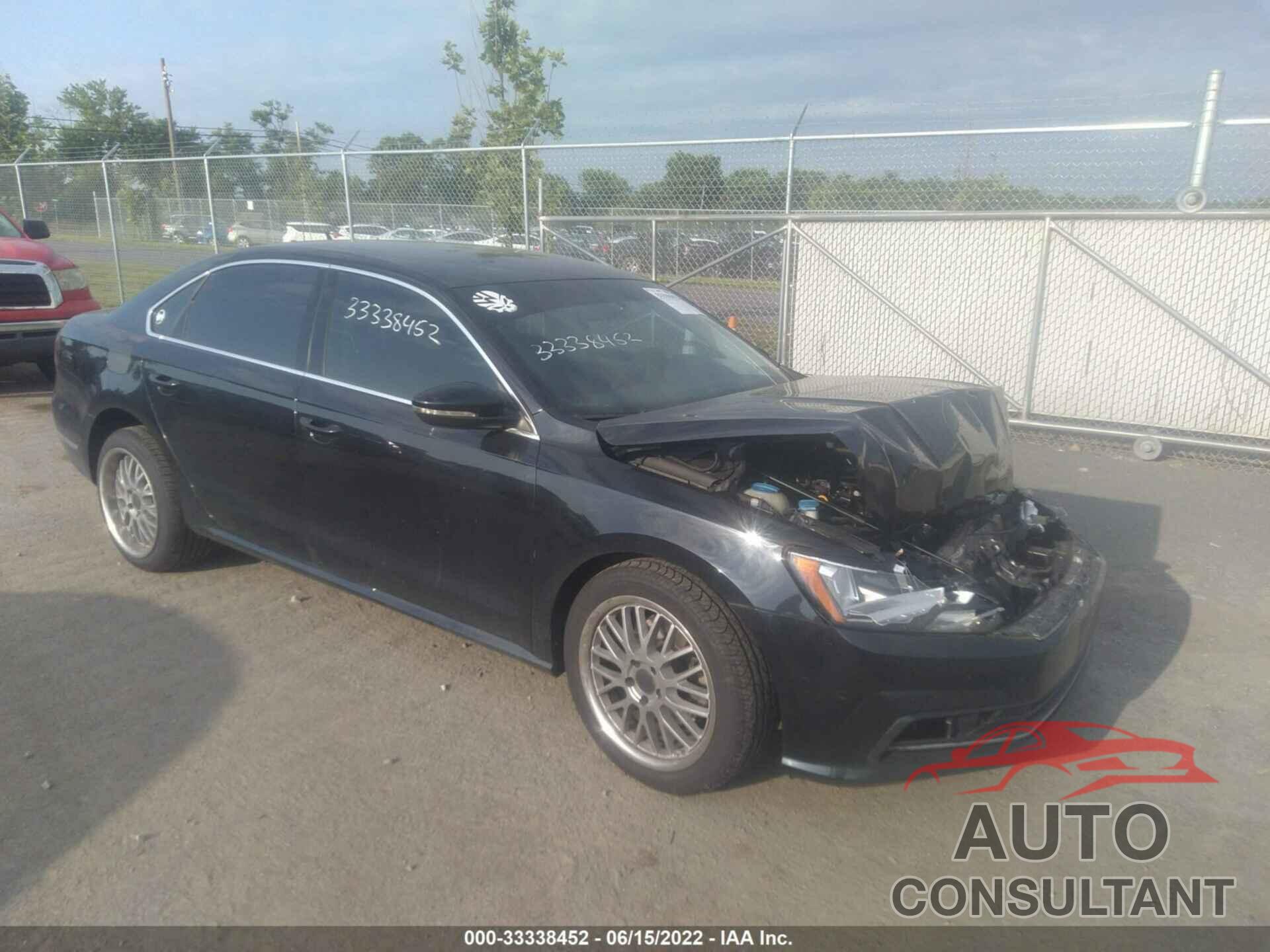 VOLKSWAGEN PASSAT 2017 - 1VWAT7A31HC034159