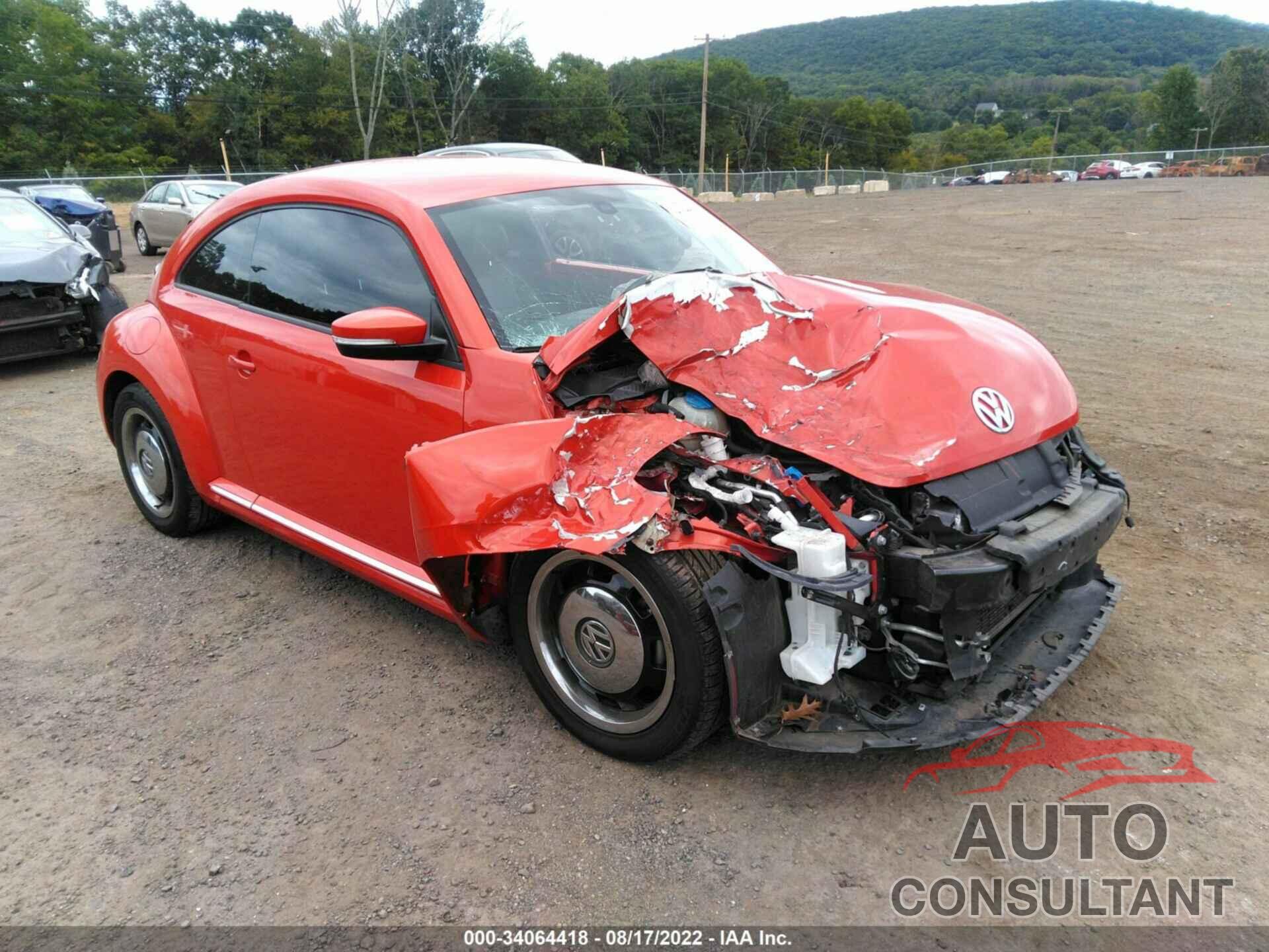 VOLKSWAGEN BEETLE COUPE 2016 - 3VWJ17AT8GM626838