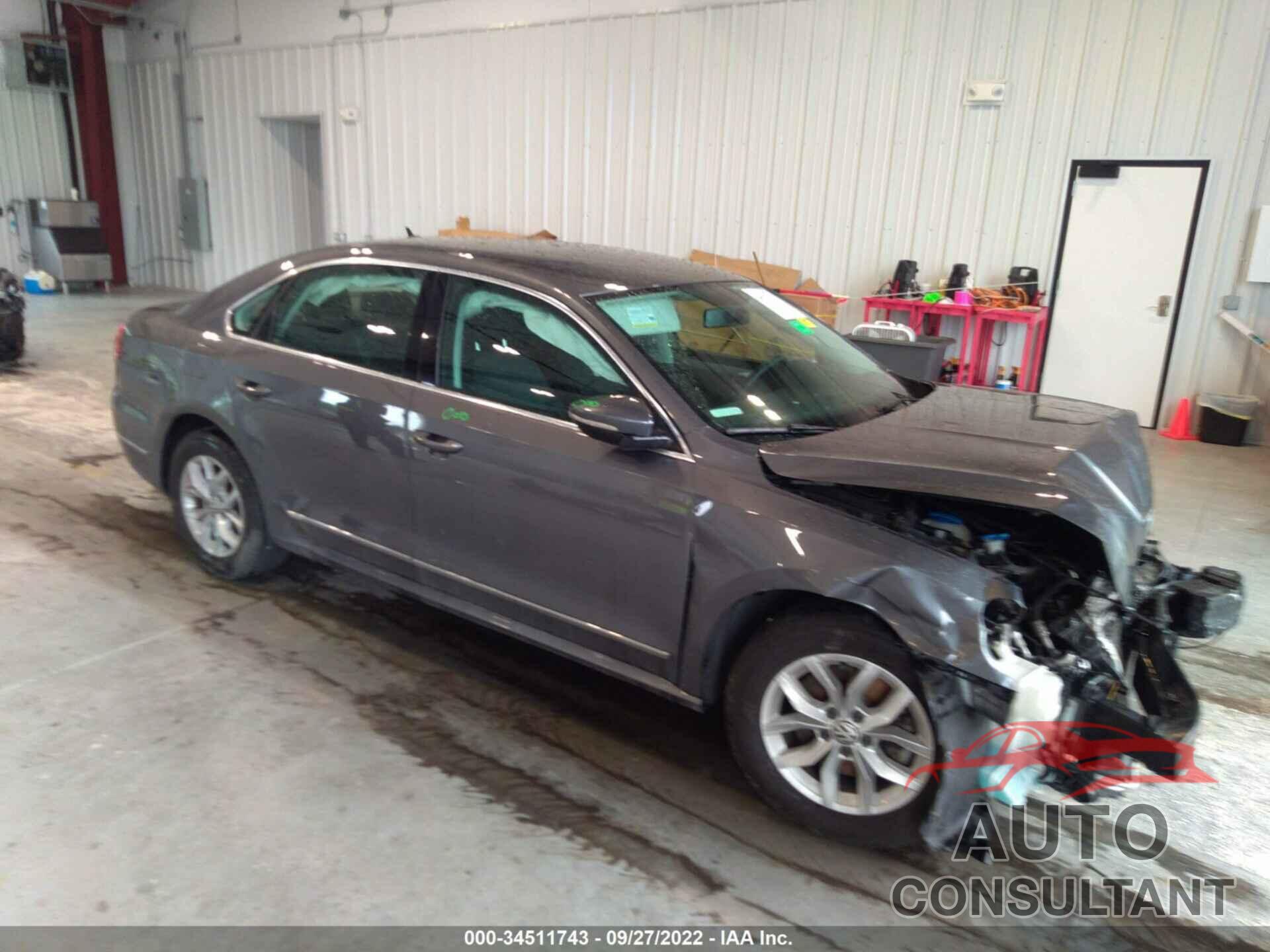 VOLKSWAGEN PASSAT 2017 - 1VWAT7A30HC039305