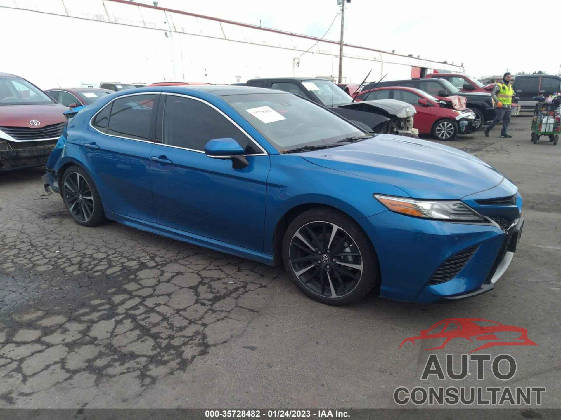 TOYOTA CAMRY 2018 - 4T1B61HK5JU101883