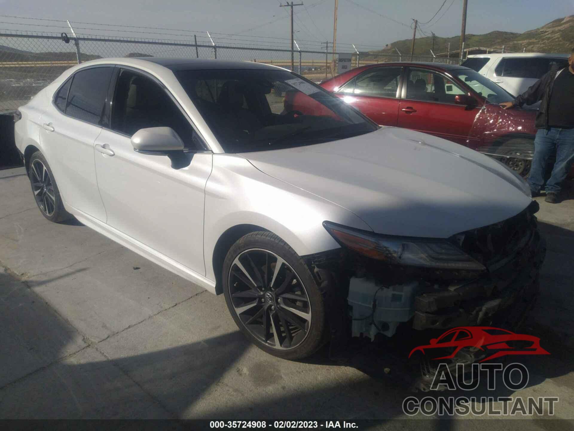 TOYOTA CAMRY 2018 - 4T1B61HK8JU021509