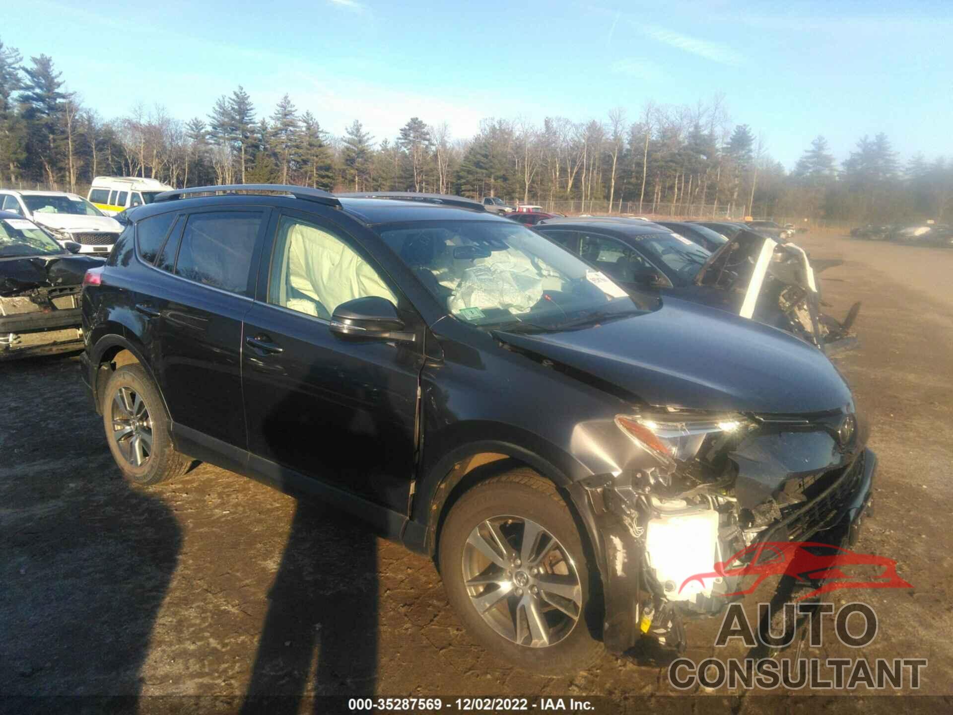 TOYOTA RAV4 2018 - JTMRFREV6JJ177100