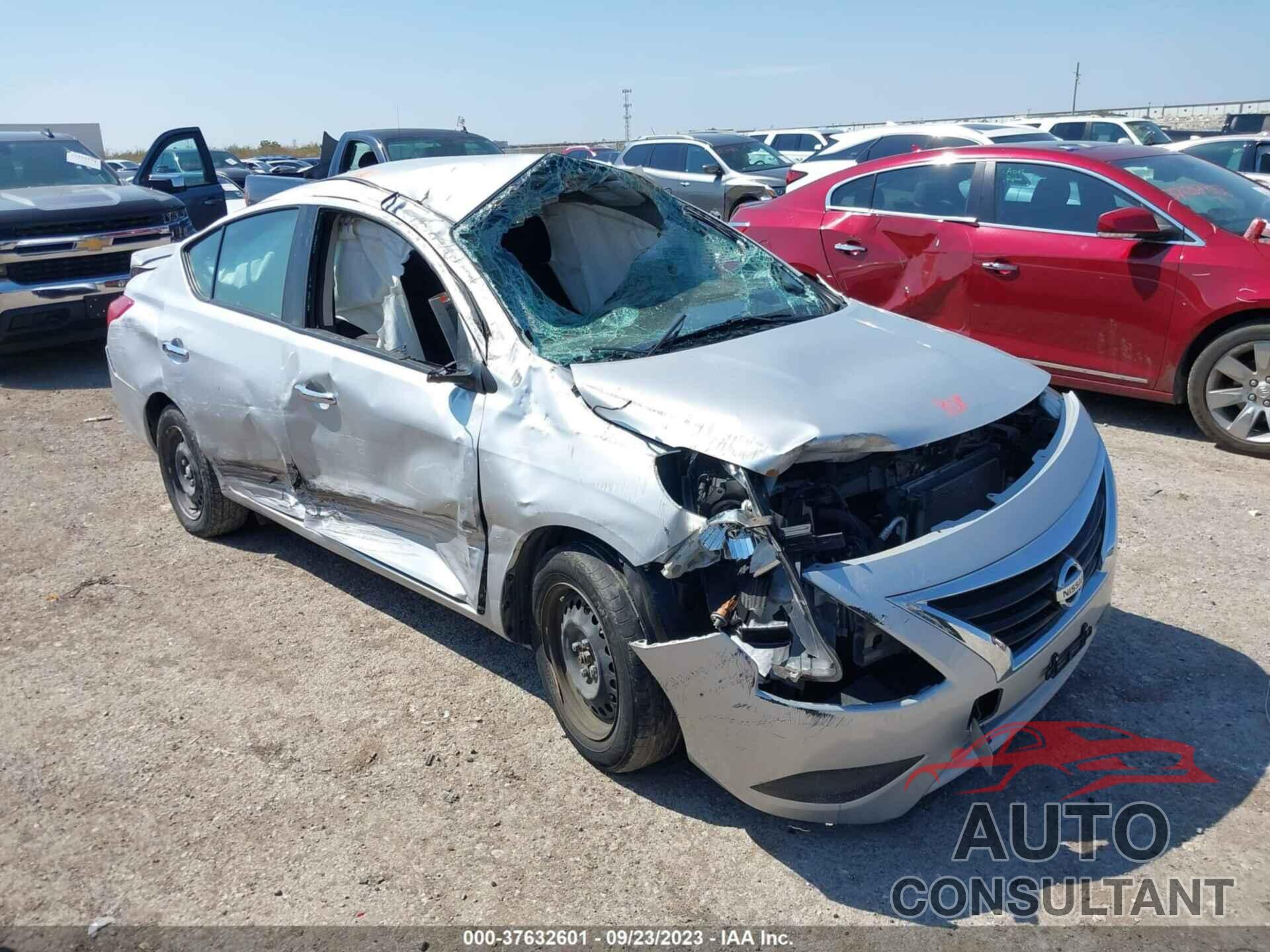 NISSAN VERSA 2019 - 3N1CN7AP0KL853199