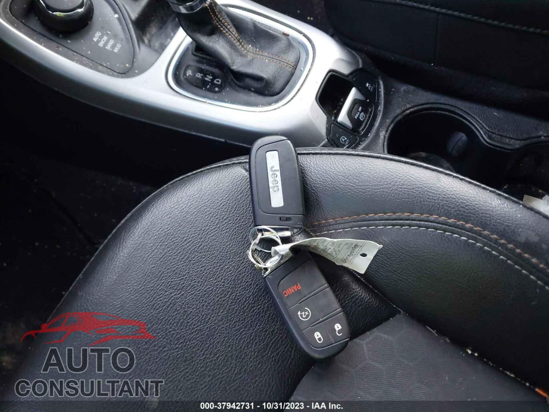 JEEP COMPASS 2020 - 3C4NJDBB3LT239901