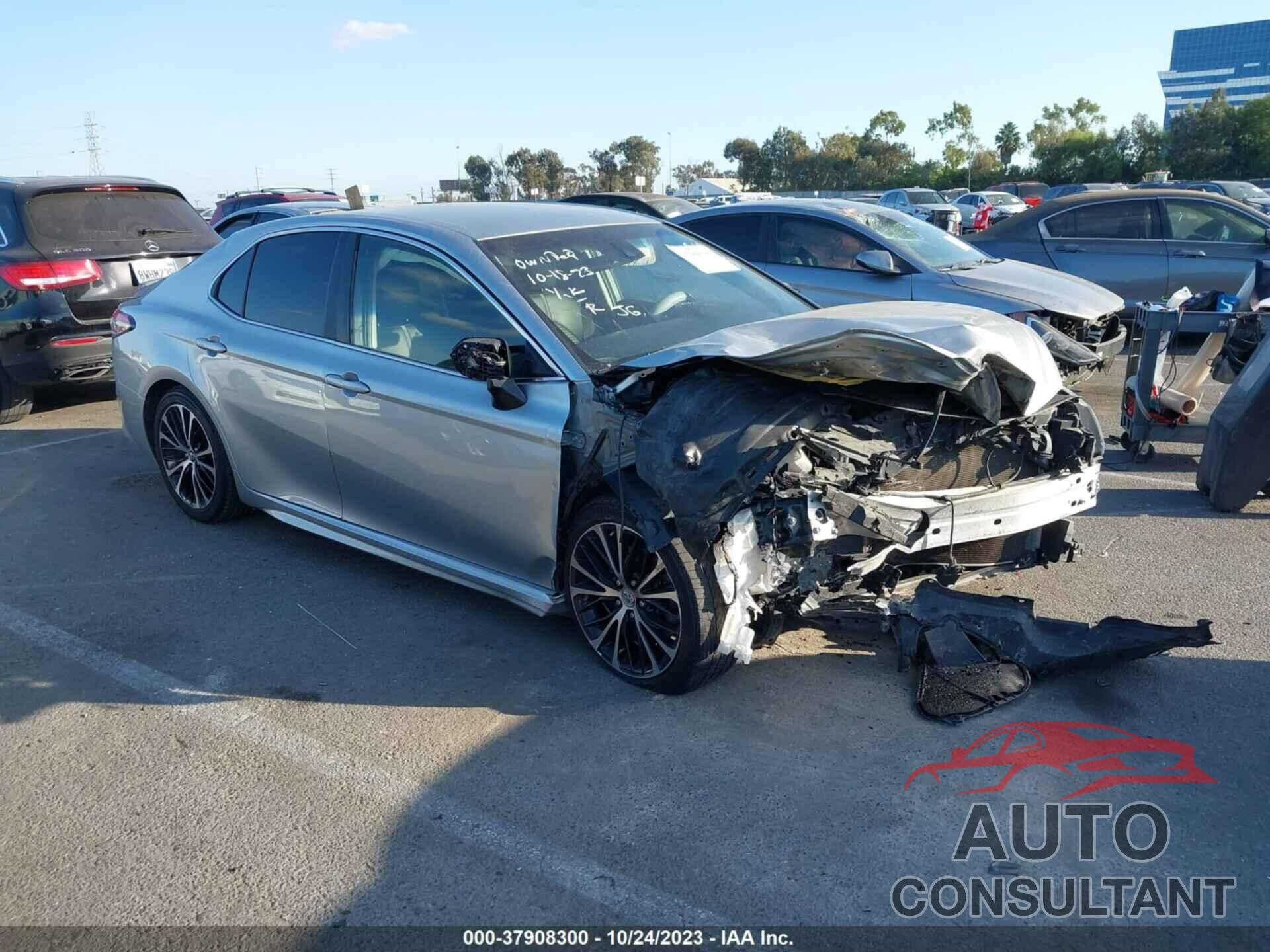 TOYOTA CAMRY 2018 - JTNB11HK4J3043592
