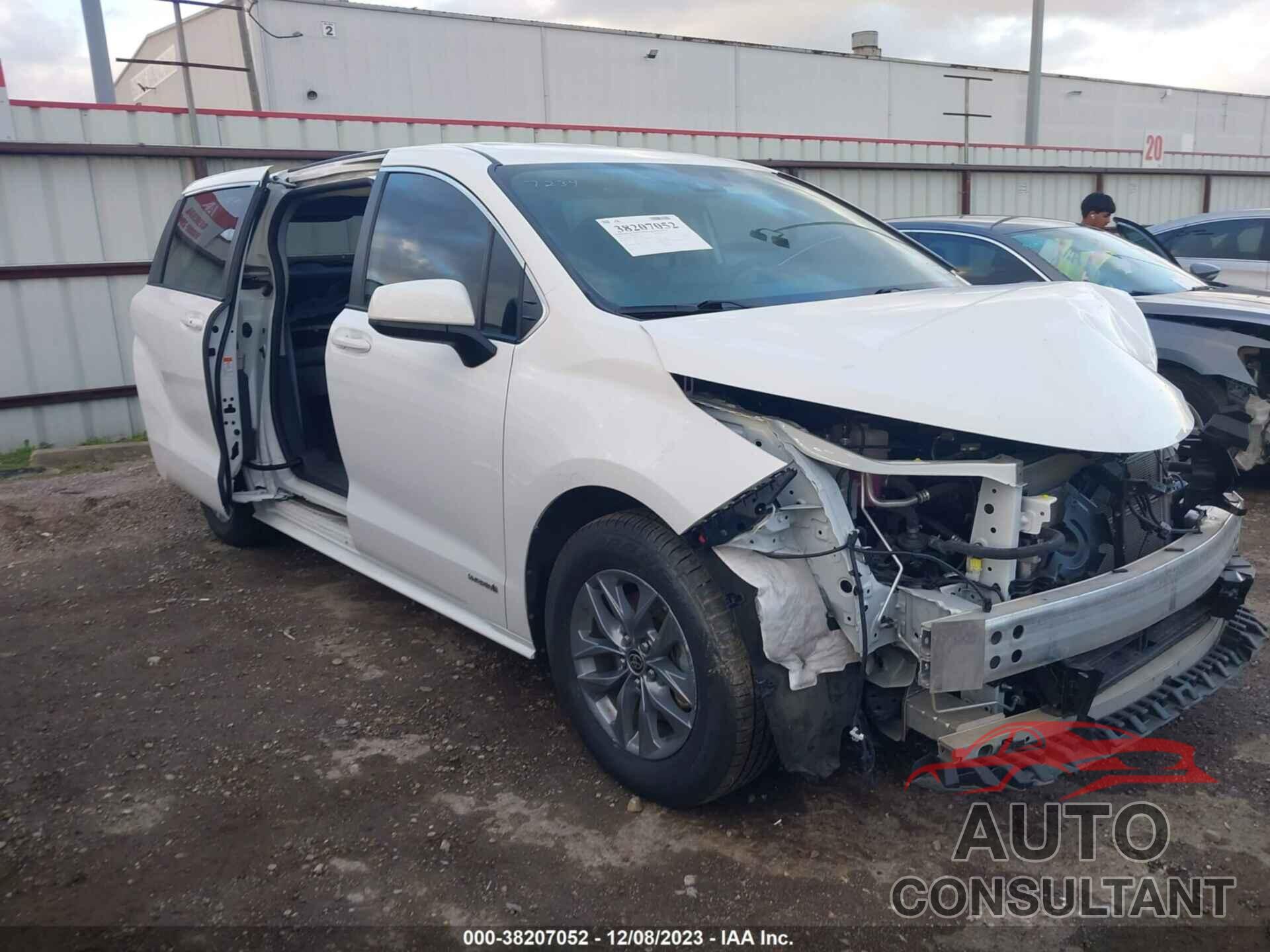 TOYOTA SIENNA 2021 - 5TDKRKEC8MS071799