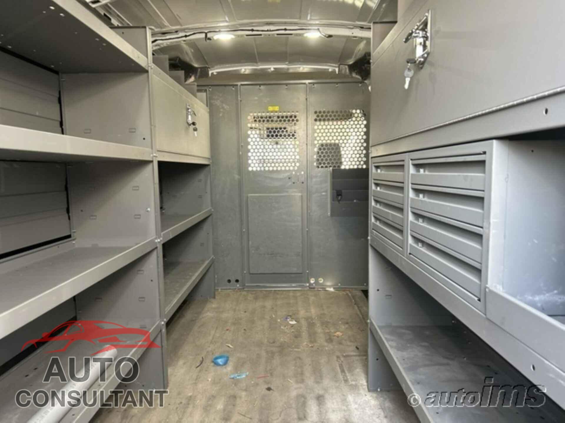 FORD TRANSIT 2018 - 1FTYR2CM8JKA79152