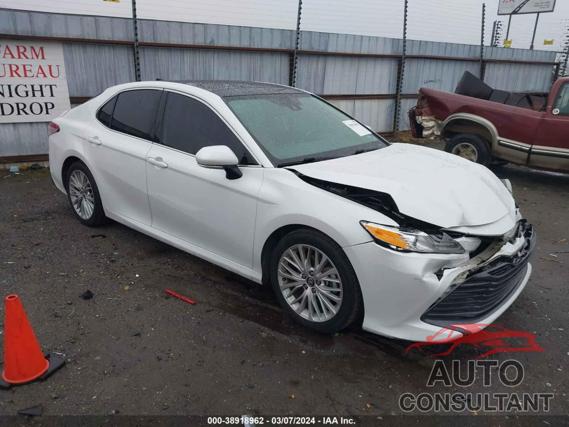 TOYOTA CAMRY 2019 - 4T1B11HK2KU770256