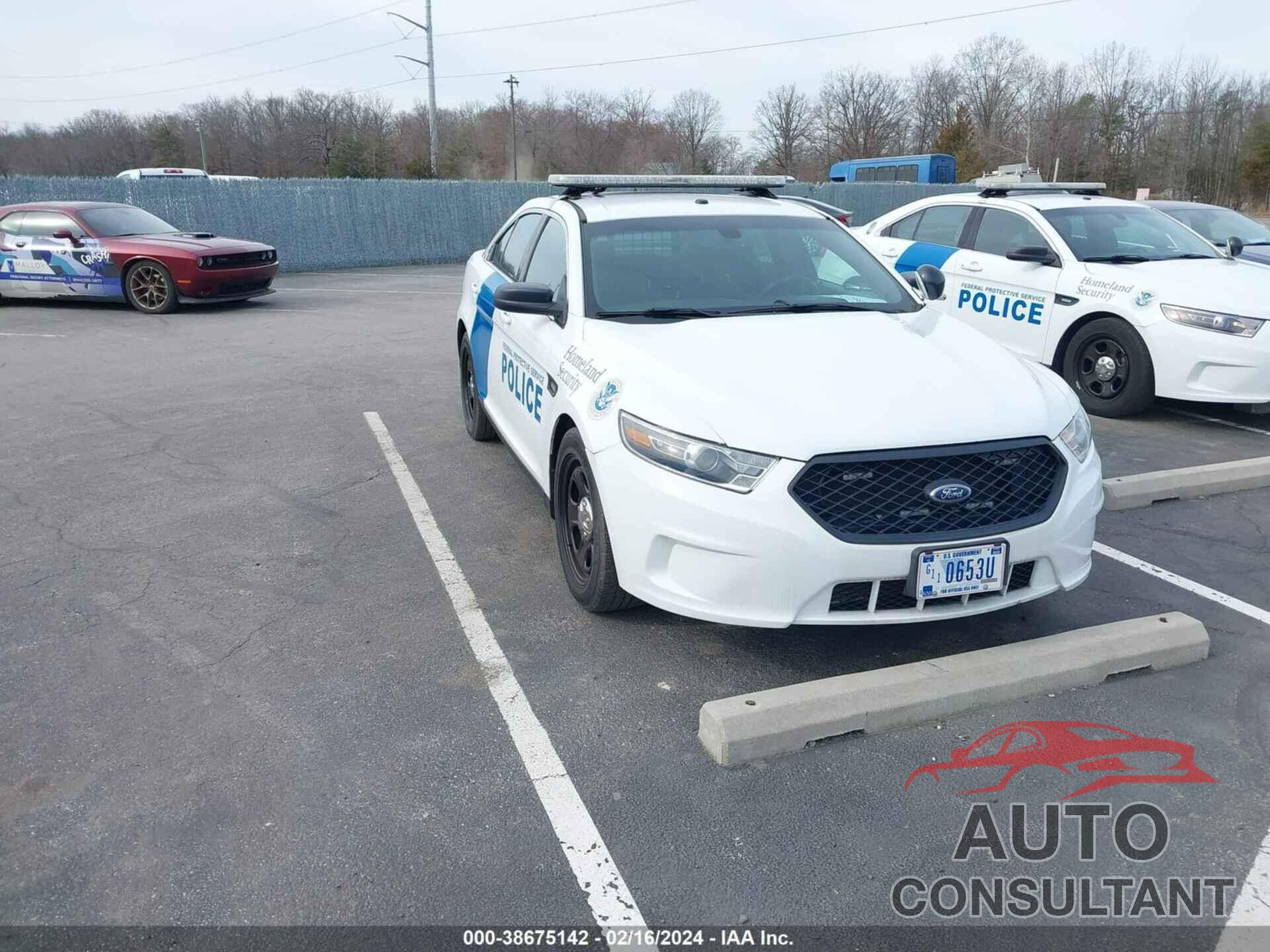 FORD TAURUS 2017 - 1FAHP2L83HG109251