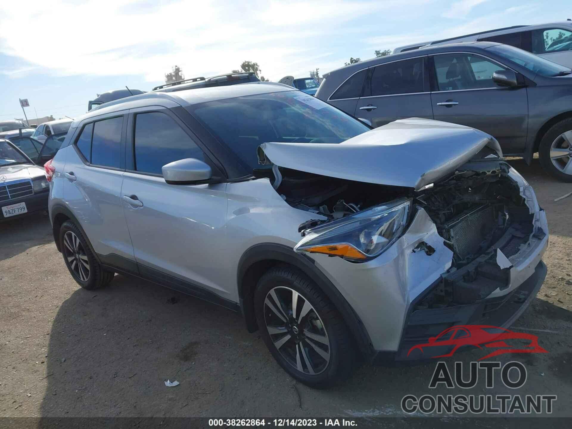 NISSAN KICKS 2018 - 3N1CP5CU2JL516436