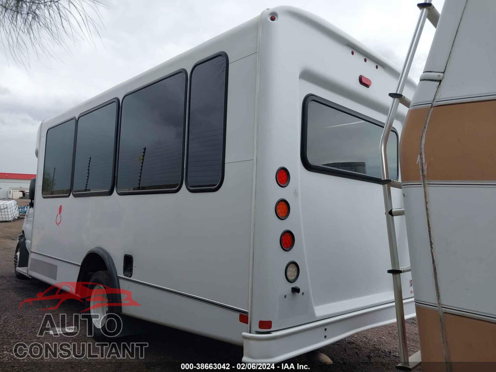 FORD ECONOLINE 2018 - 1FDEE3FS2JDC41520