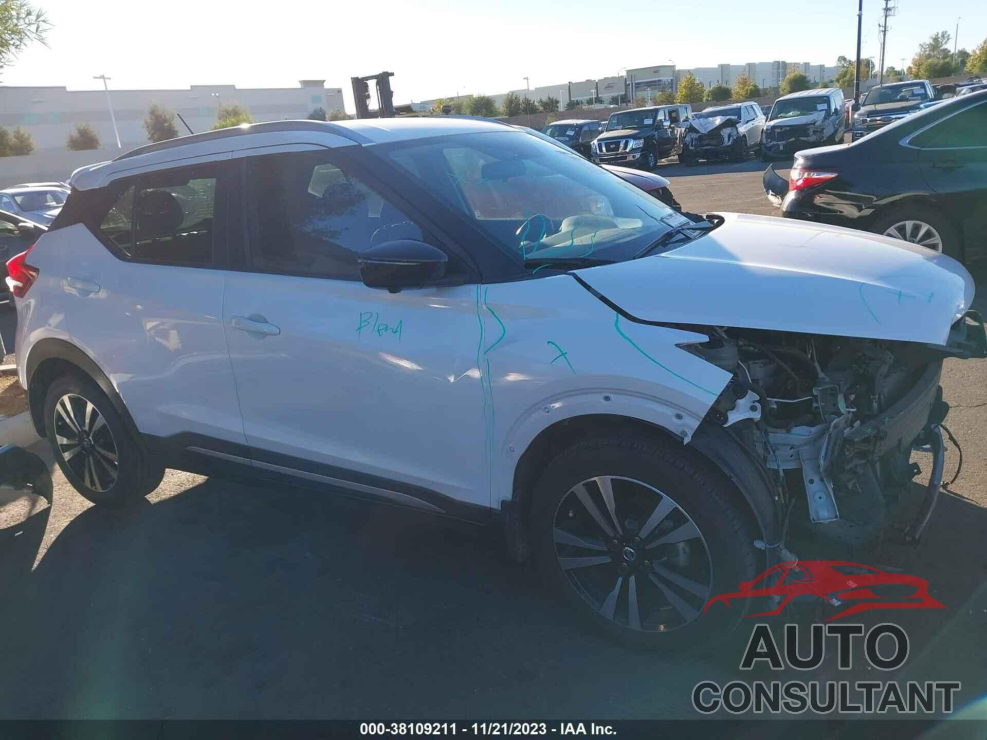 NISSAN KICKS 2018 - 3N1CP5CU2JL521927