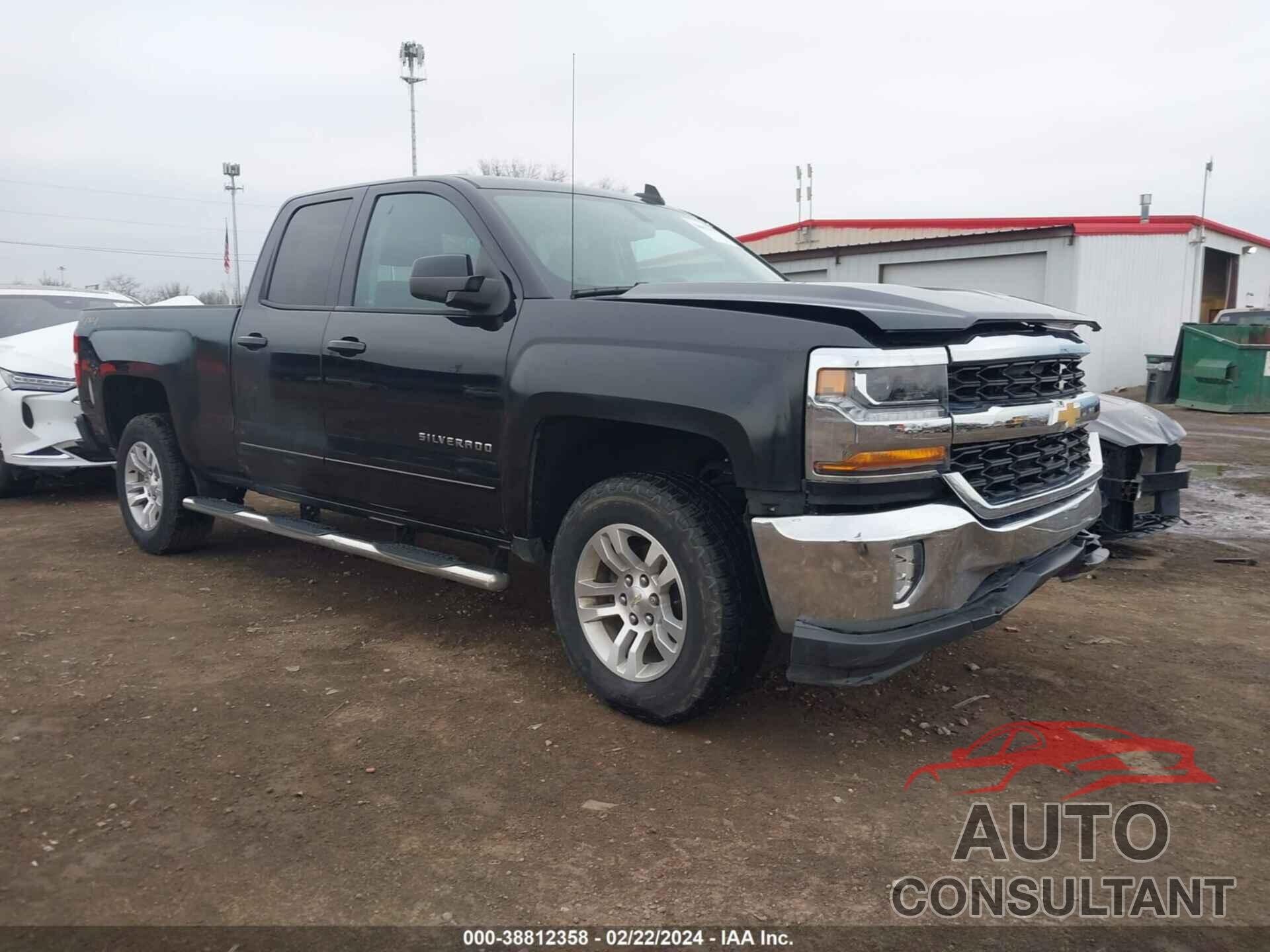 CHEVROLET SILVERADO 1500 2018 - 1GCVKREC2JZ324300