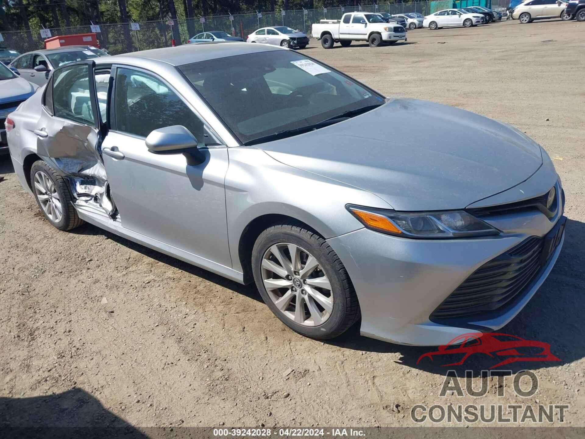 TOYOTA CAMRY 2018 - 4T1B11HK9JU010792